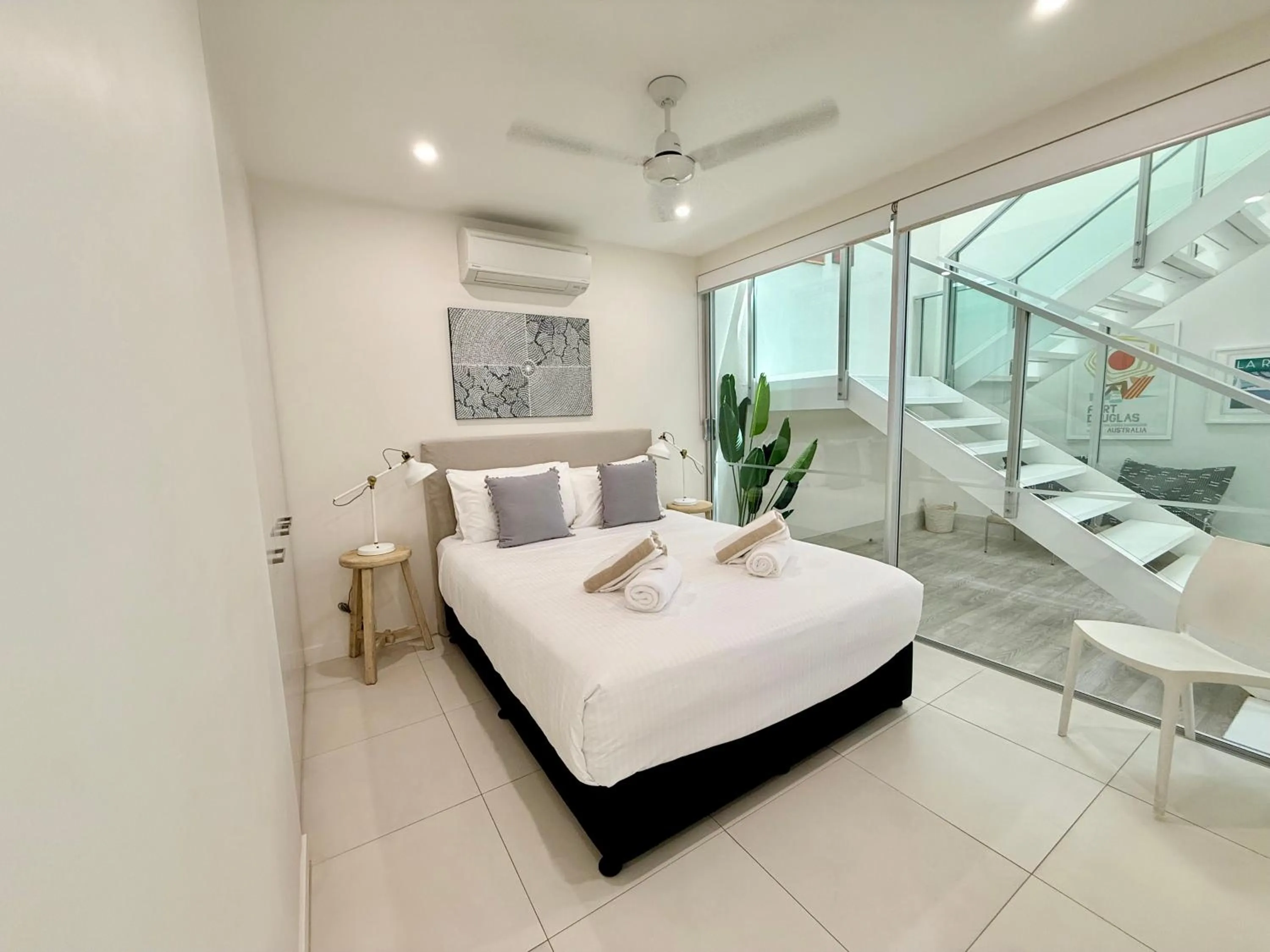 Bedroom, Bed in Pool Resort Port Douglas