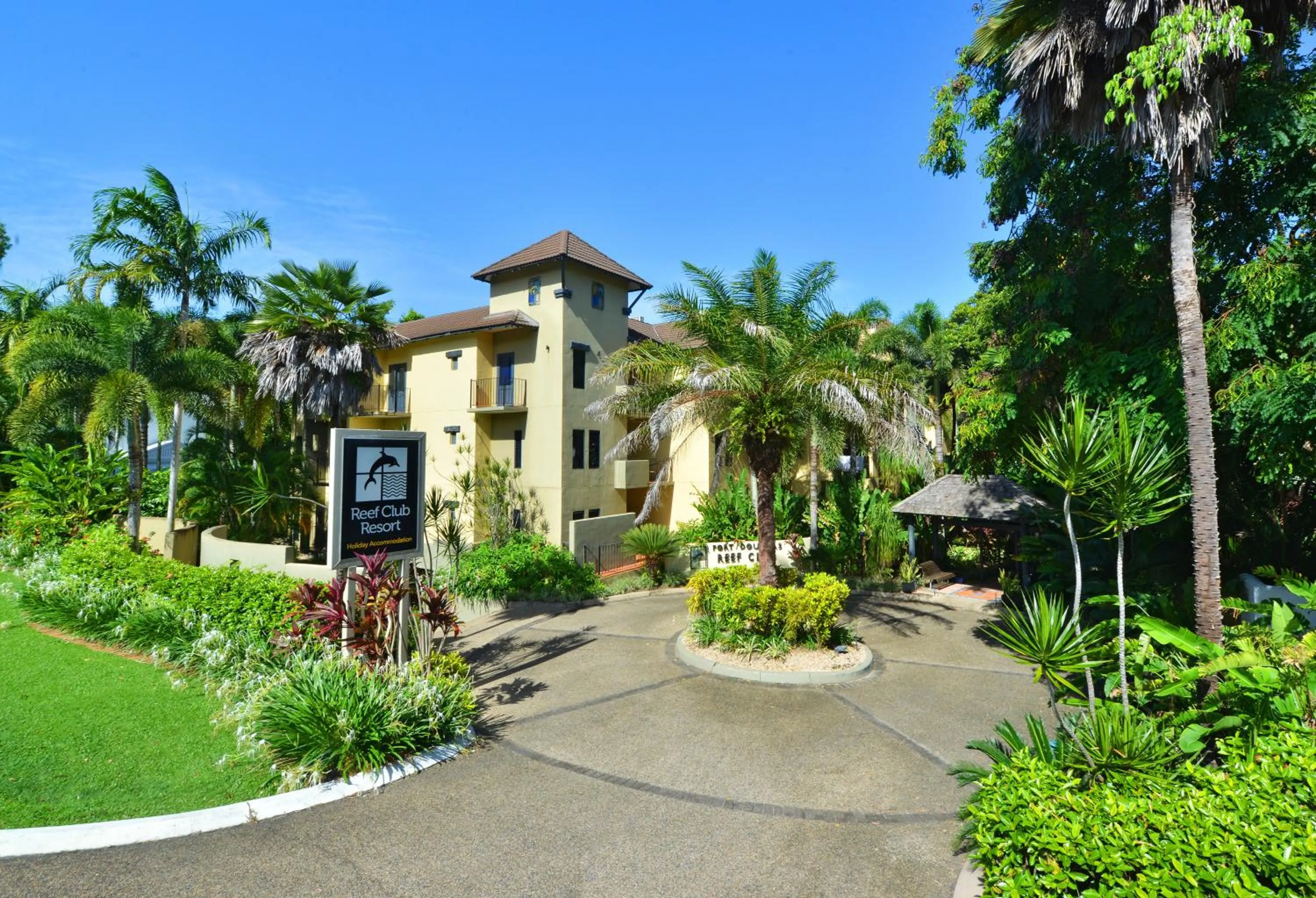 Facade/entrance in Reef Club Resort