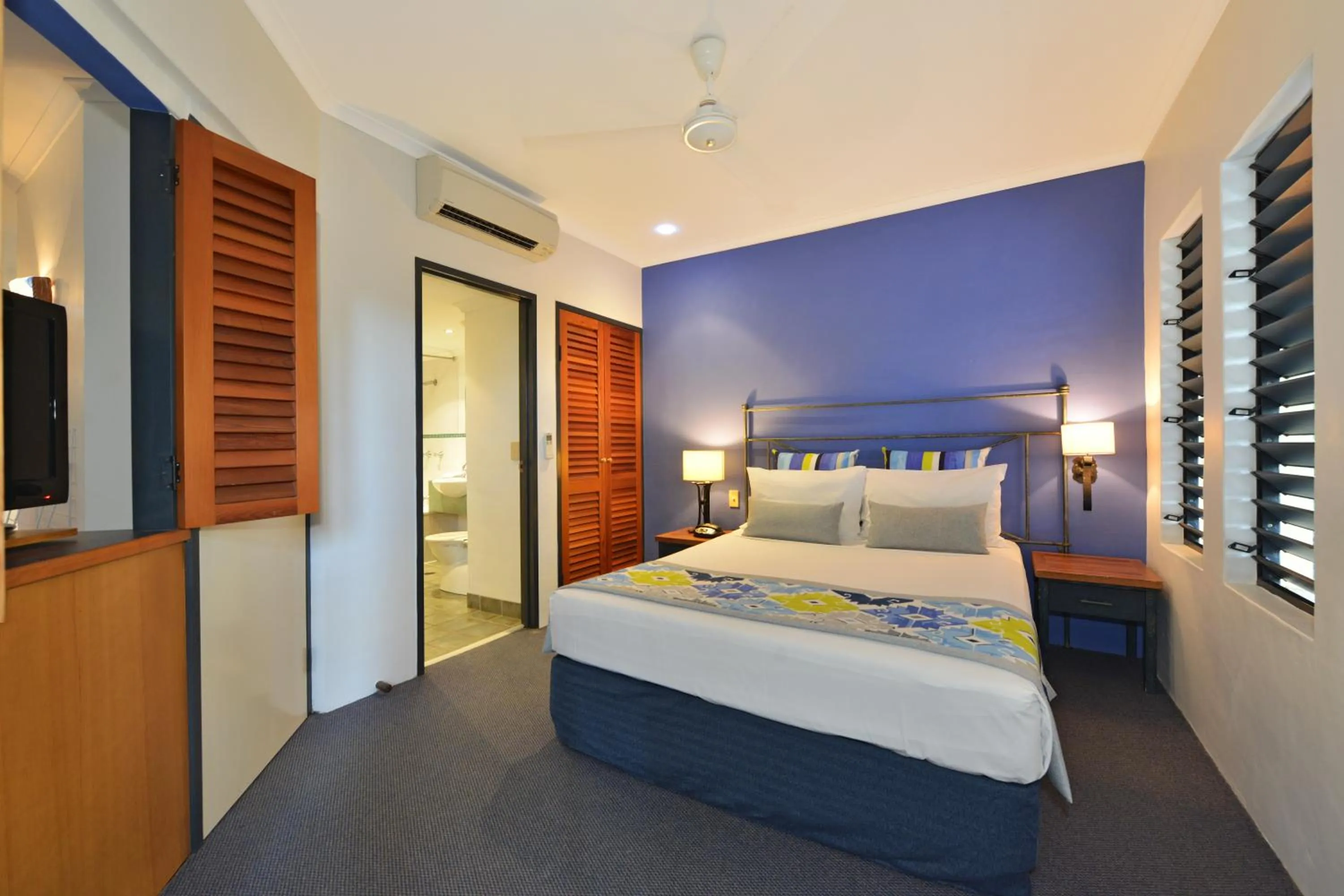 Bed in Reef Club Resort