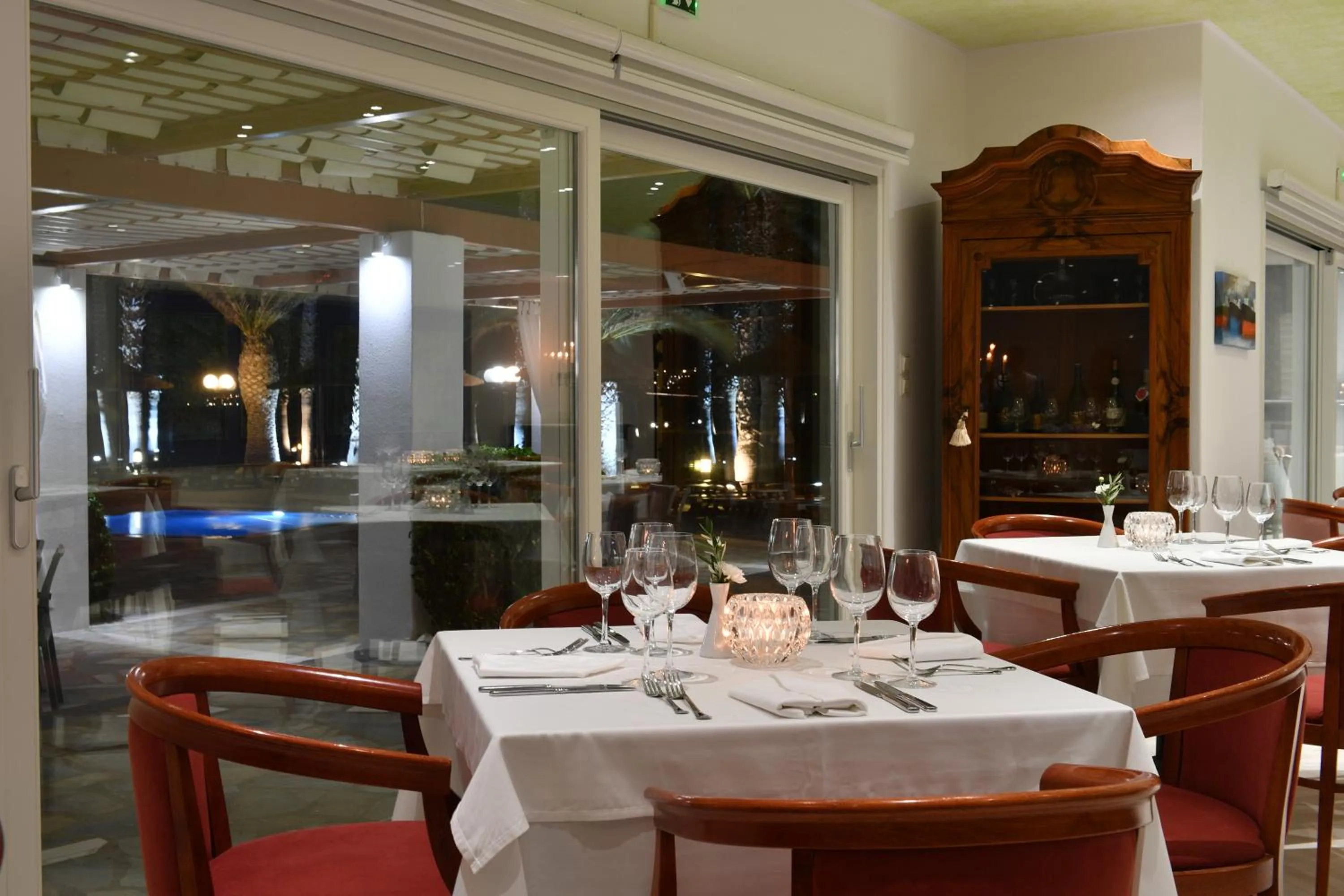 Restaurant/places to eat in Astir Of Paros