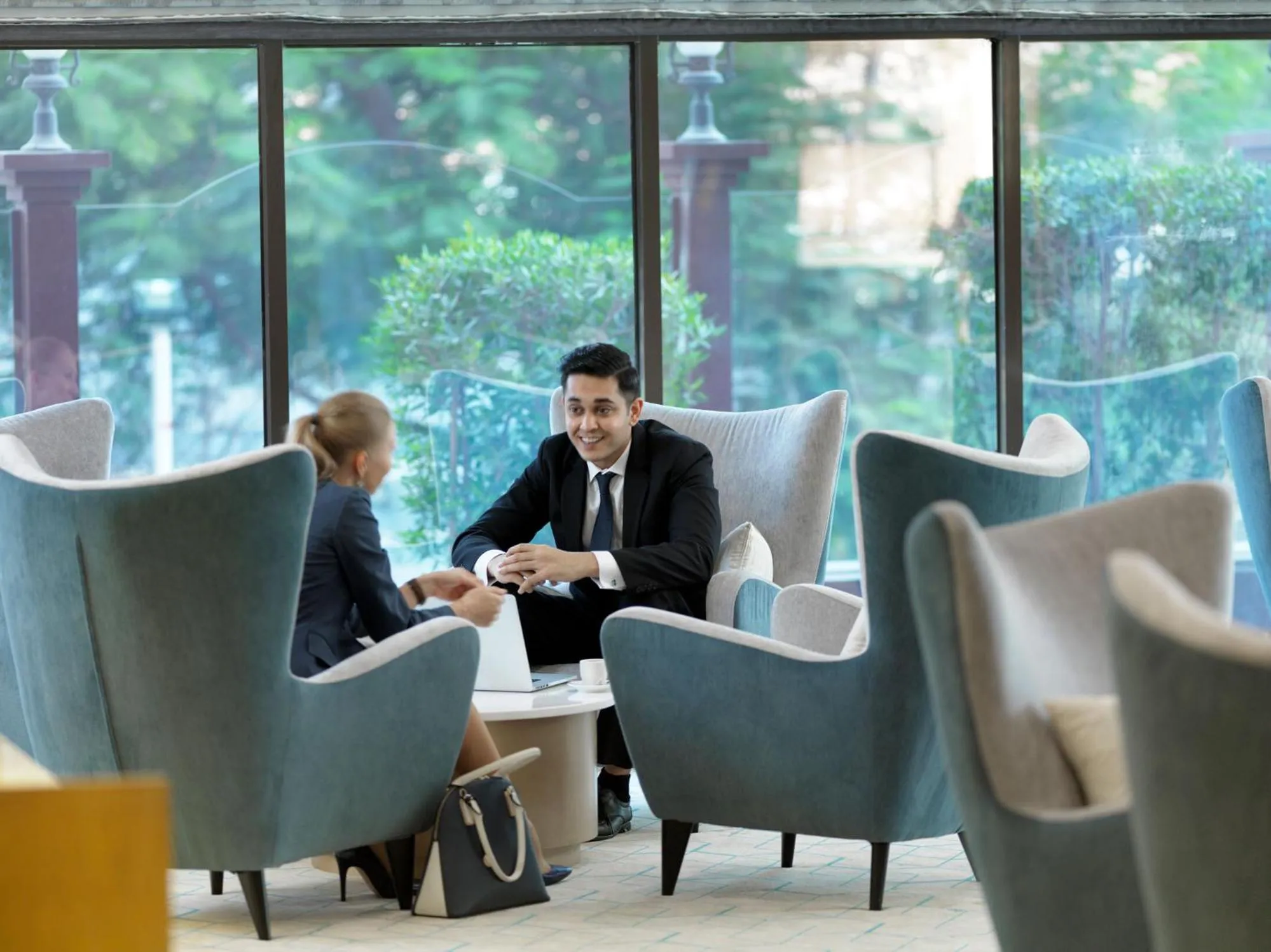 Restaurant/places to eat in Two Seasons Hotel & Apartments