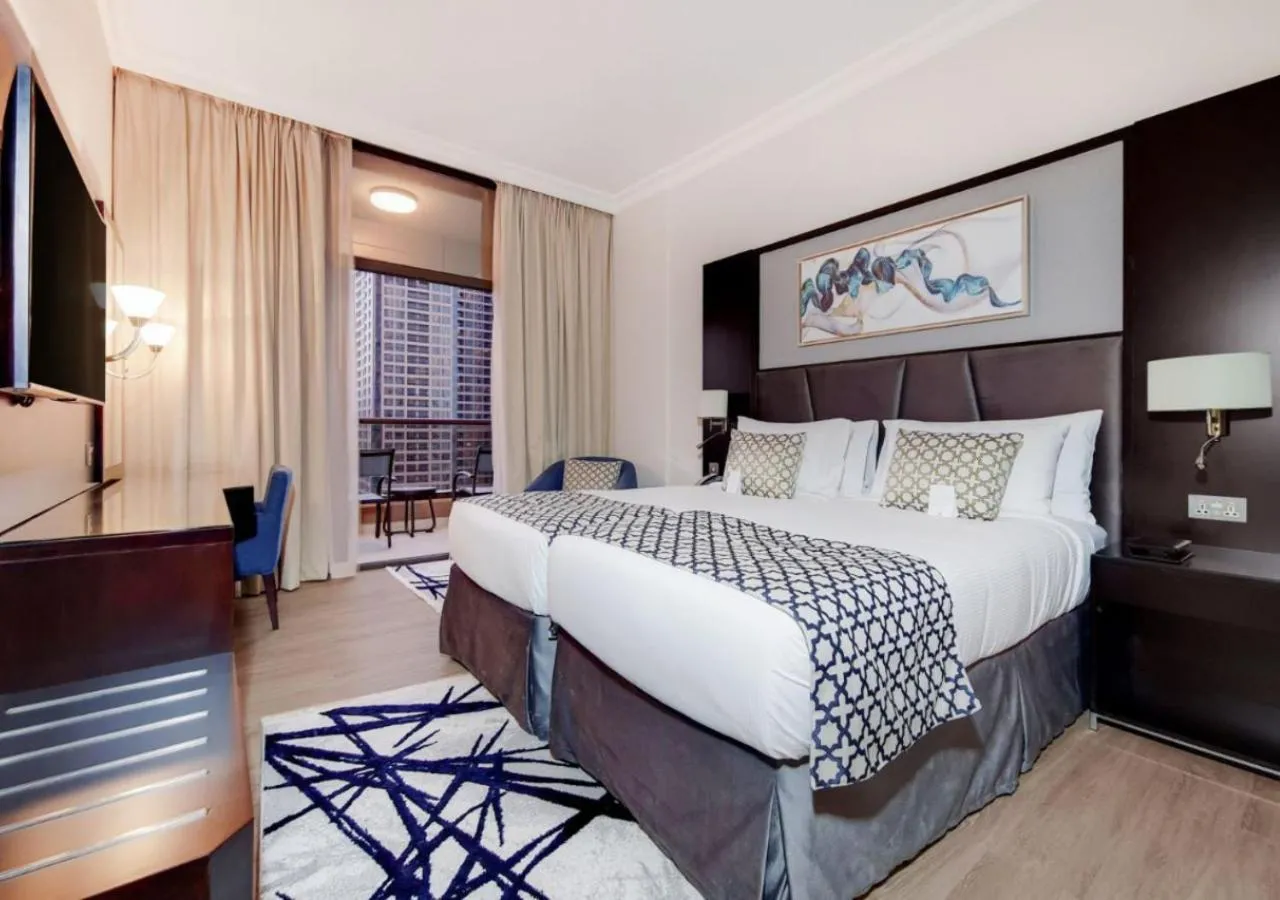 TV and multimedia, Bed in Two Seasons Hotel & Apartments