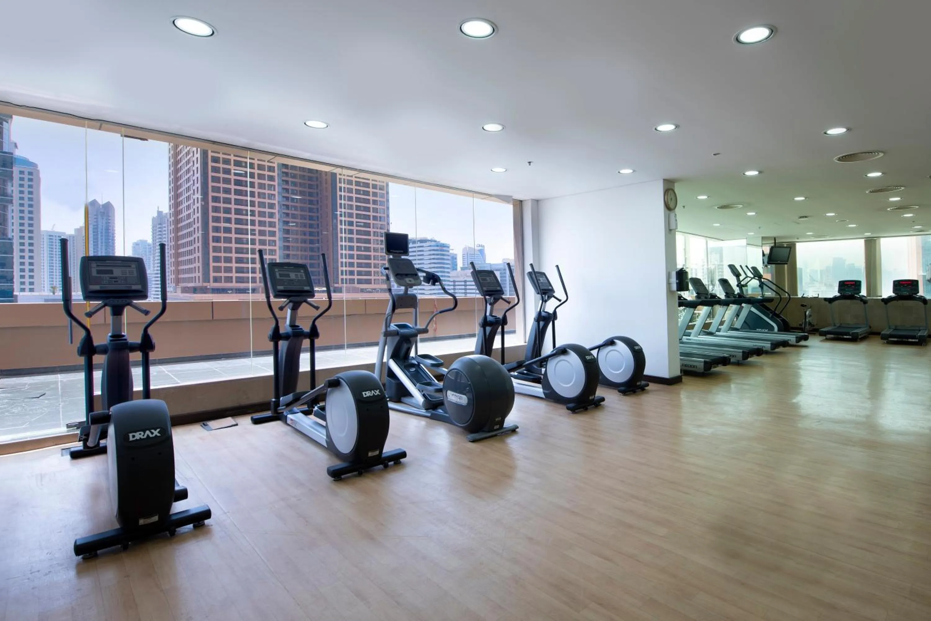 Fitness centre/facilities in Two Seasons Hotel & Apartments
