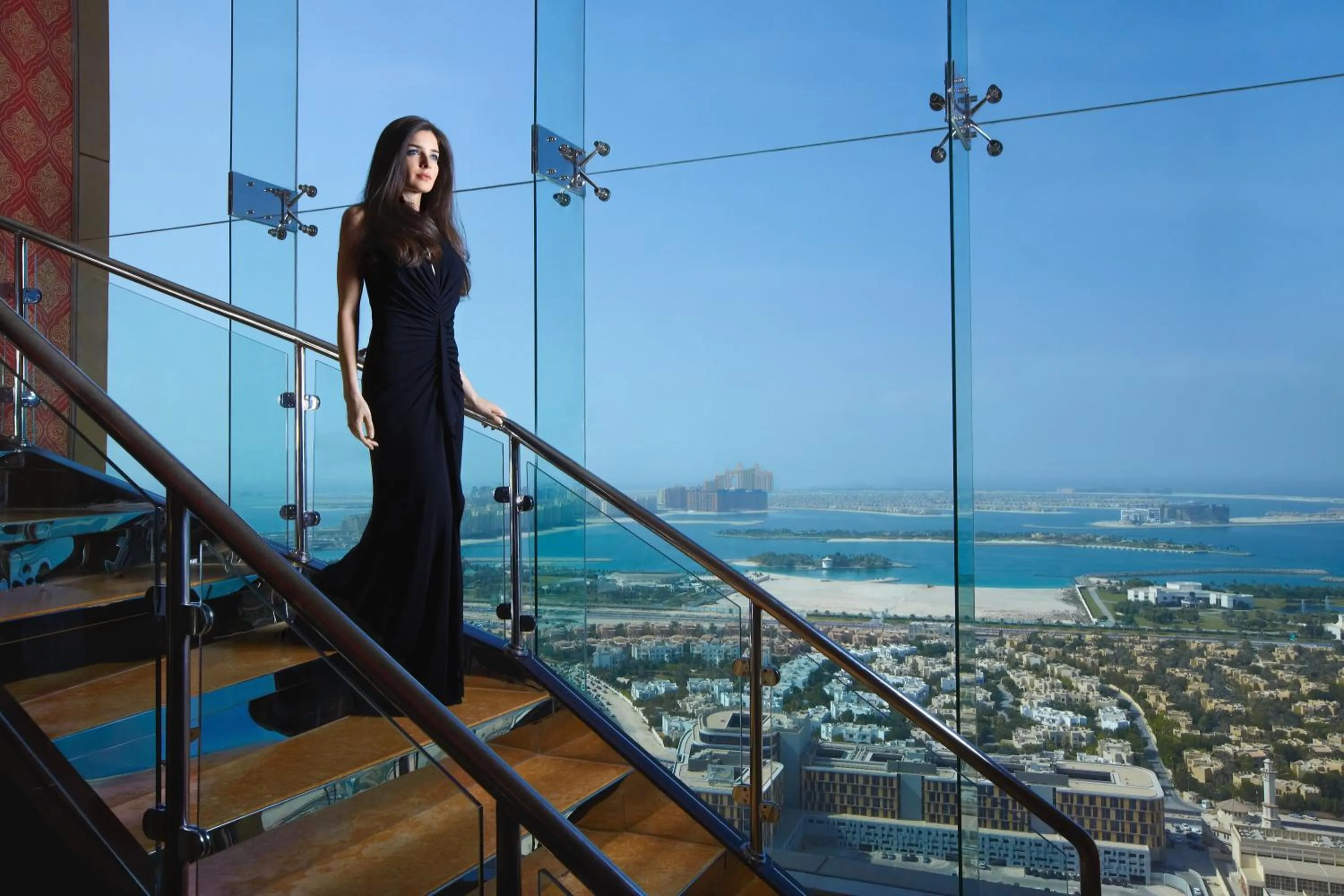 Restaurant/places to eat in Two Seasons Hotel & Apartments