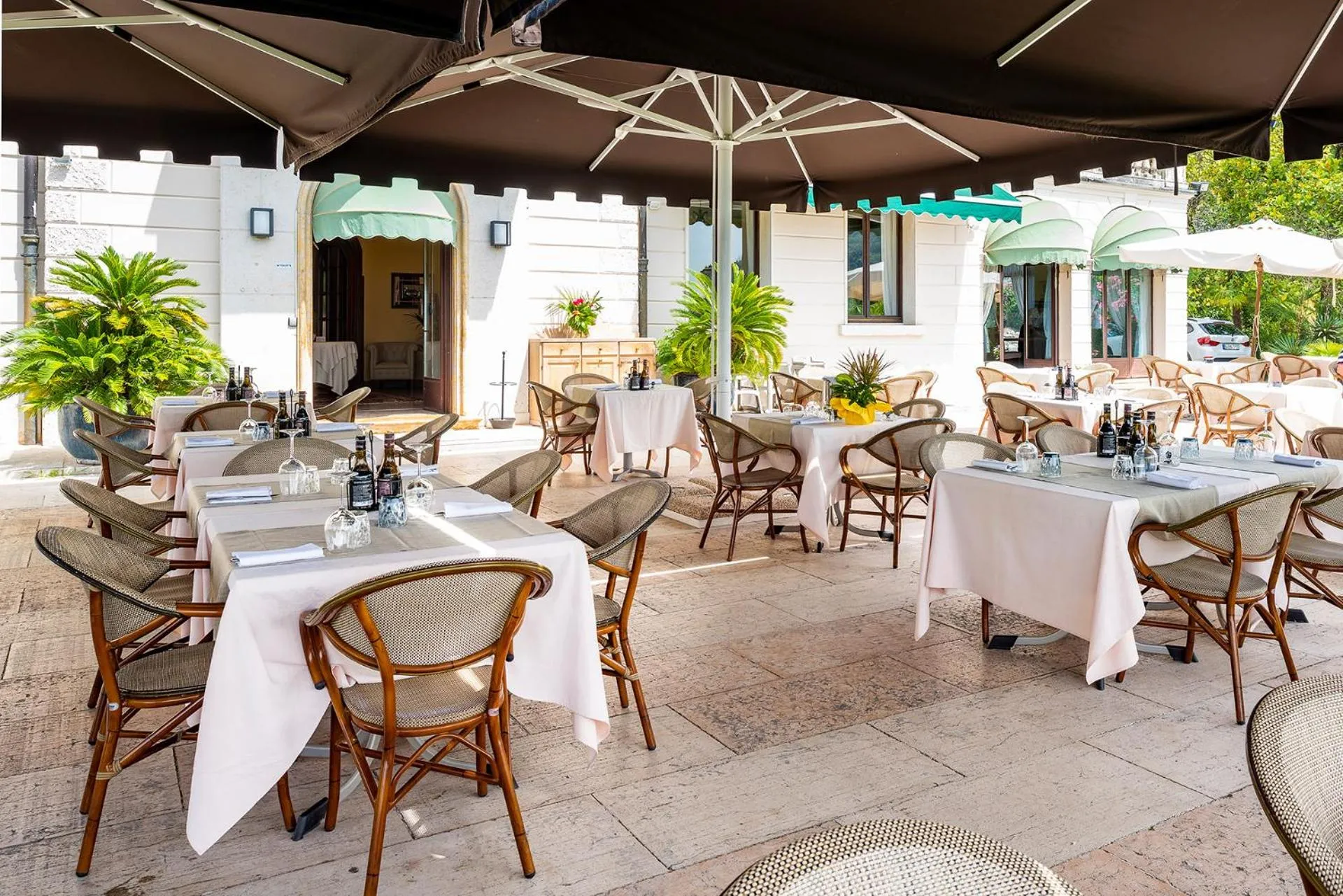 Restaurant/places to eat in Hotel Du Parc