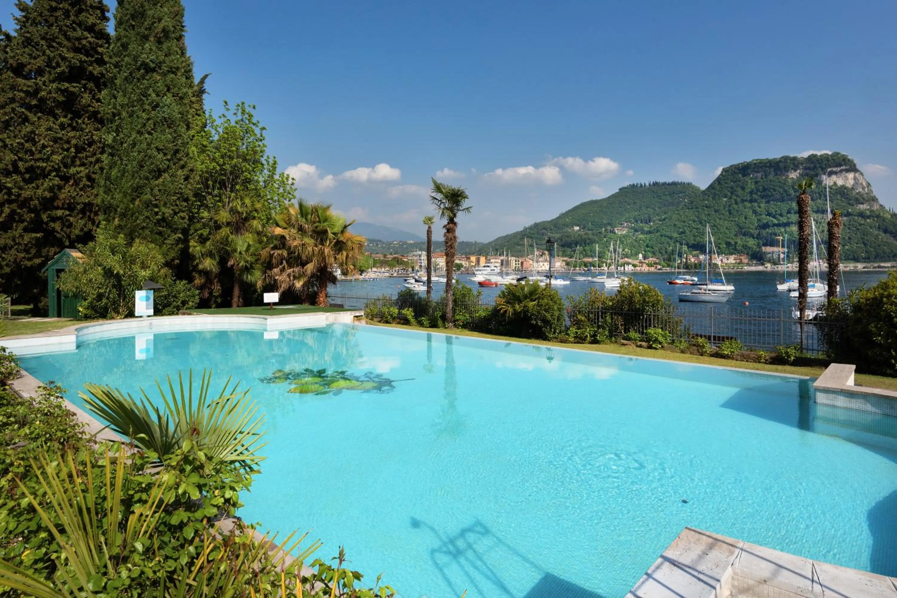 Garden in Hotel Du Parc