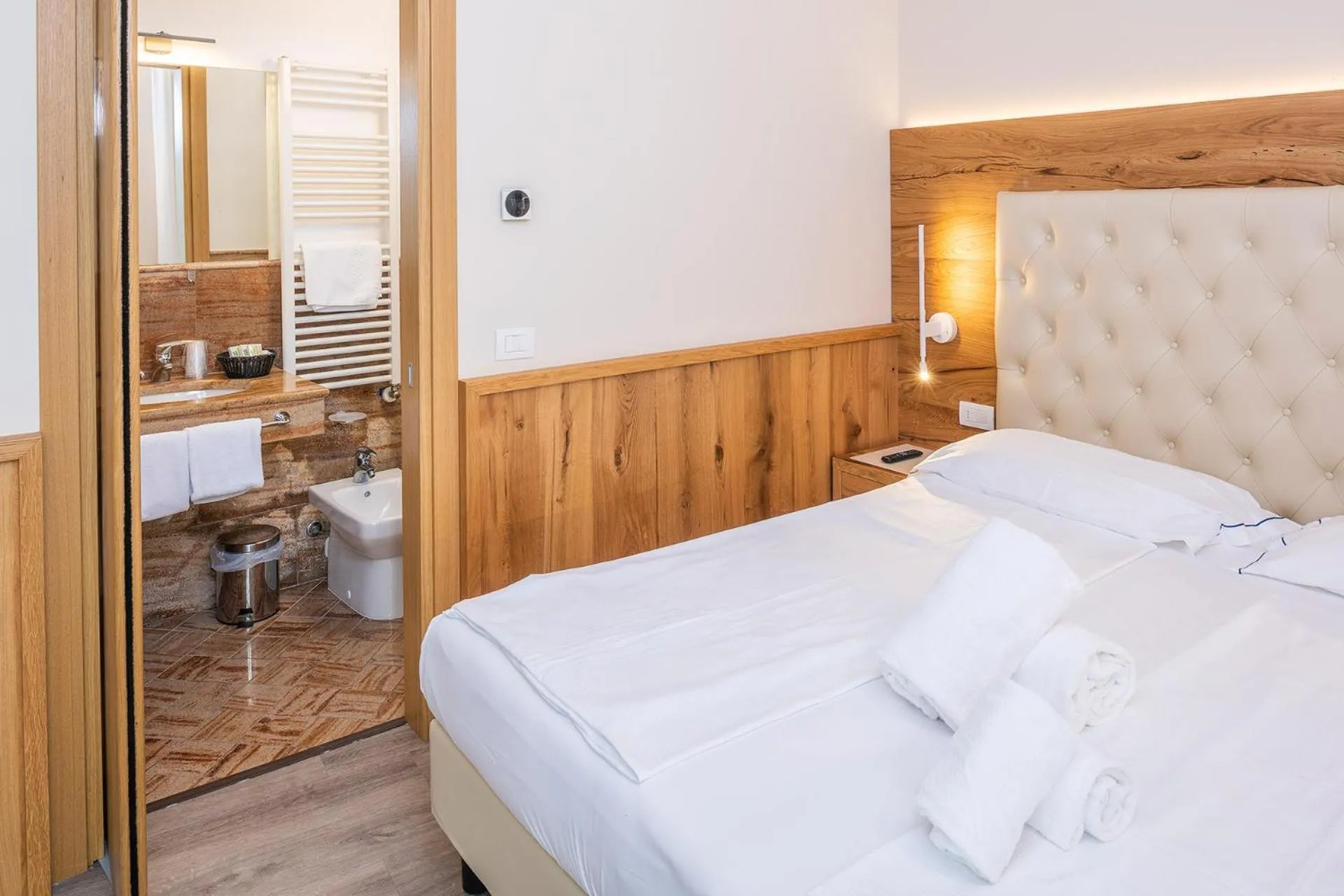 Bedroom in Hotel Du Parc