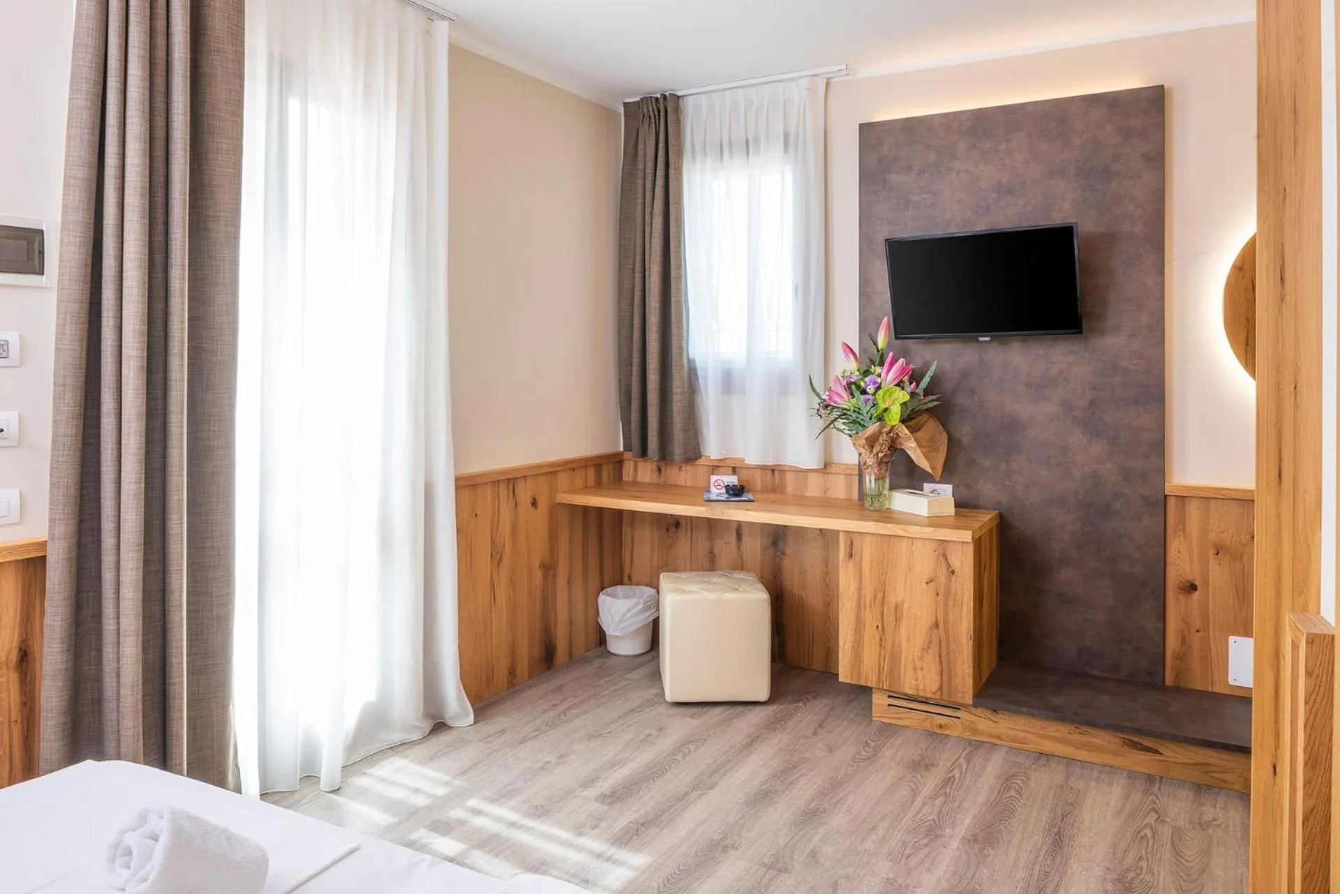 Bedroom in Hotel Du Parc