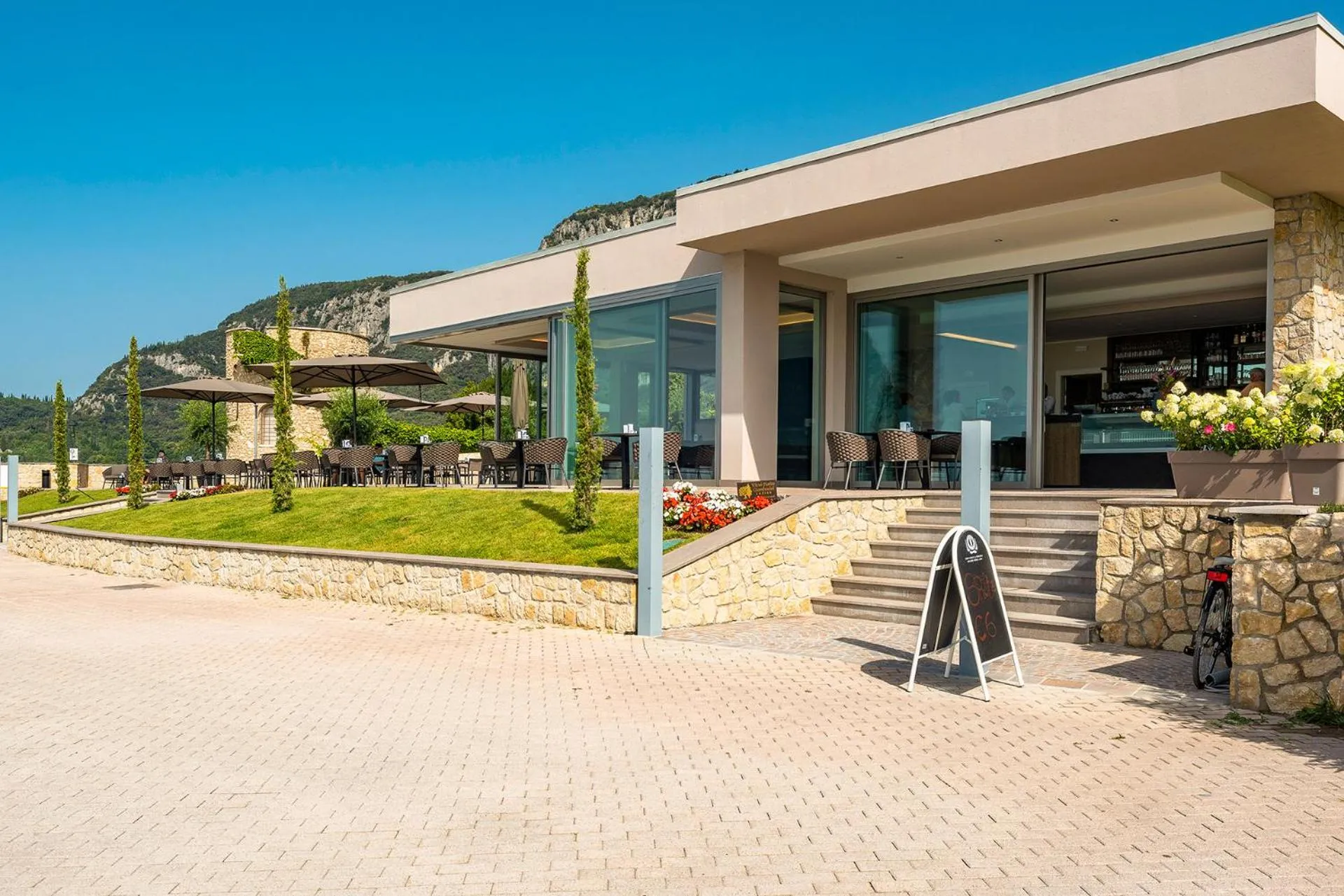 Restaurant/places to eat in Hotel Du Parc