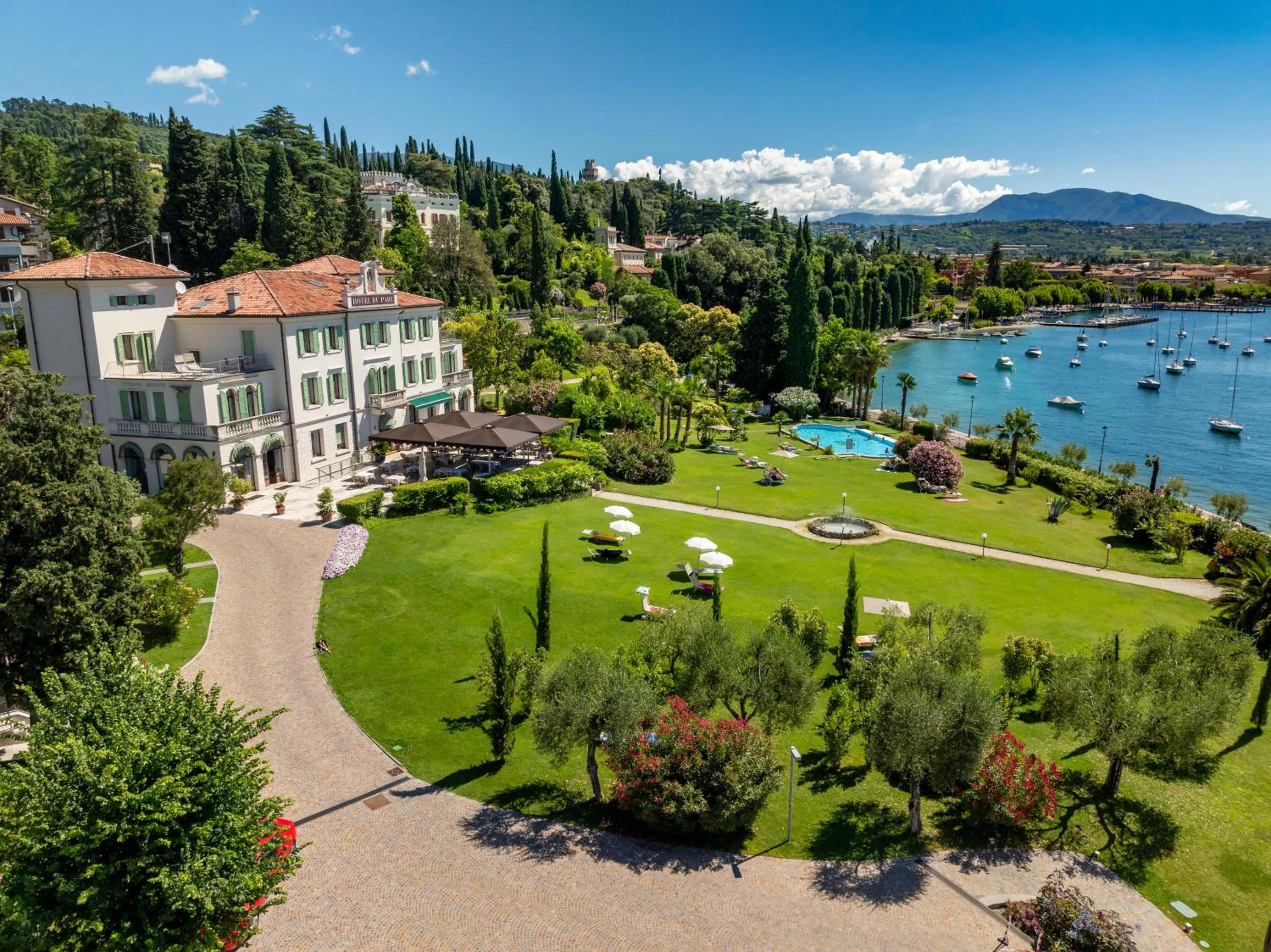 Property building in Hotel Du Parc