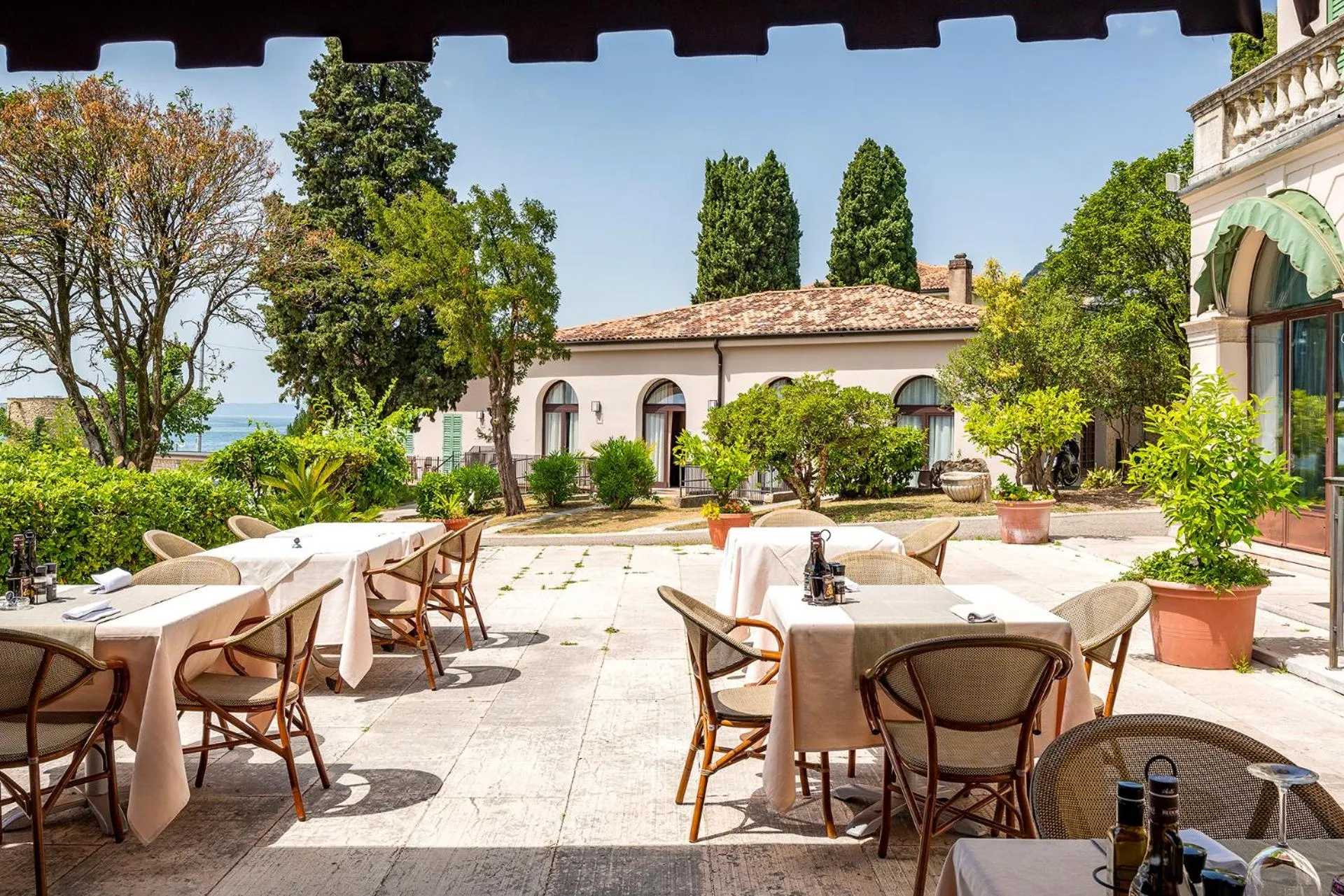 Restaurant/places to eat in Hotel Du Parc