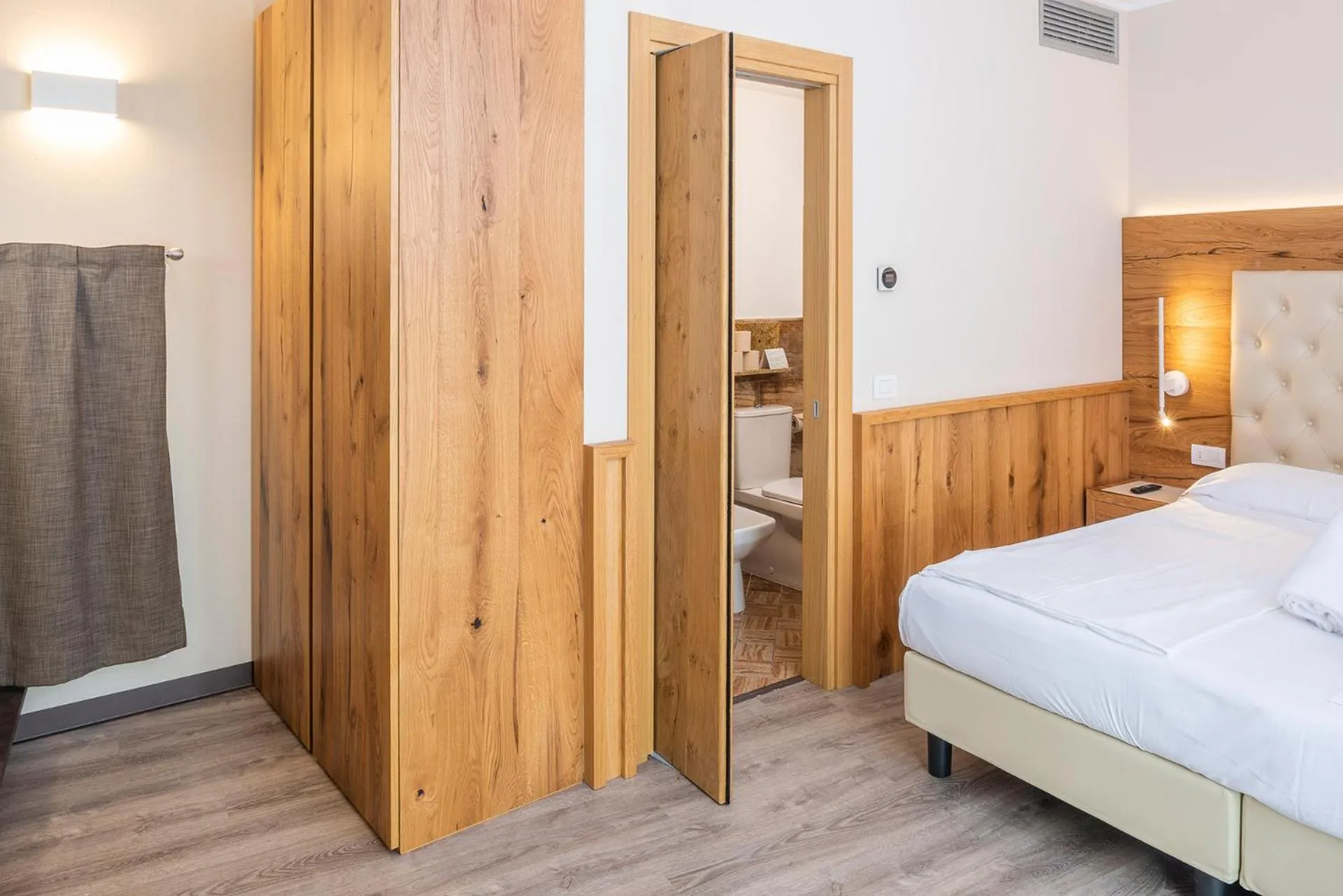 Bedroom in Hotel Du Parc