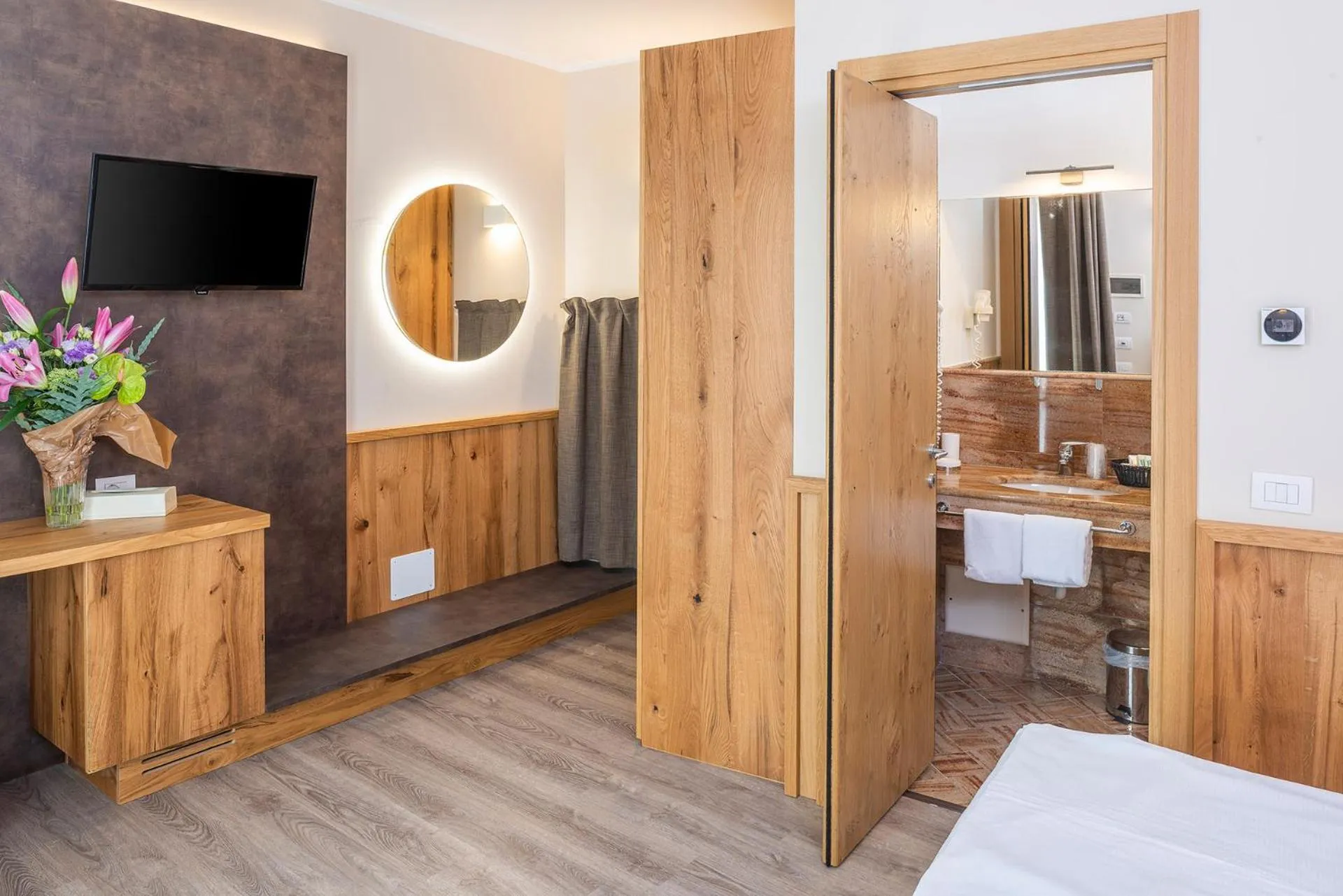 Bedroom in Hotel Du Parc