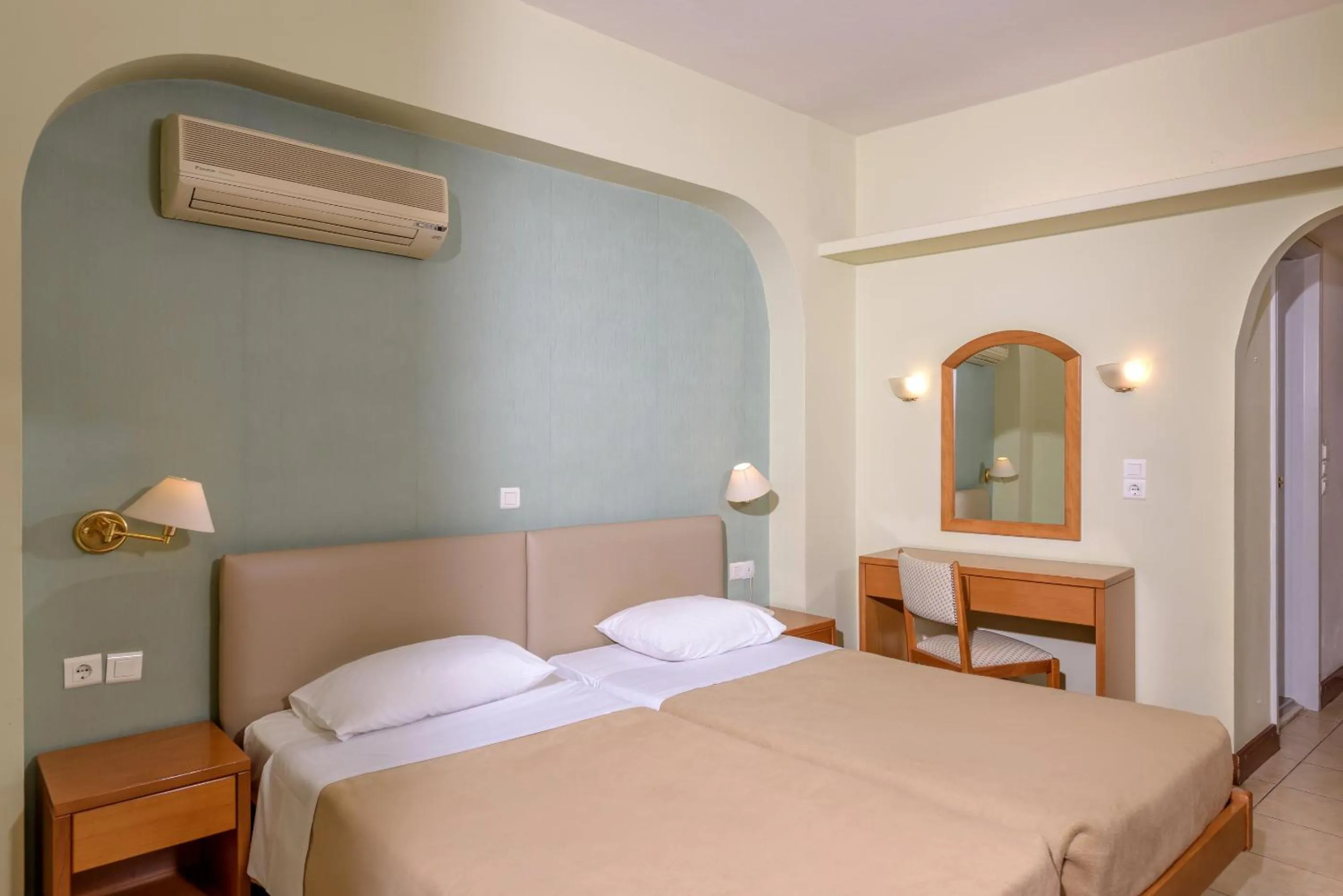 Guests, Bed in El Greco Hotel