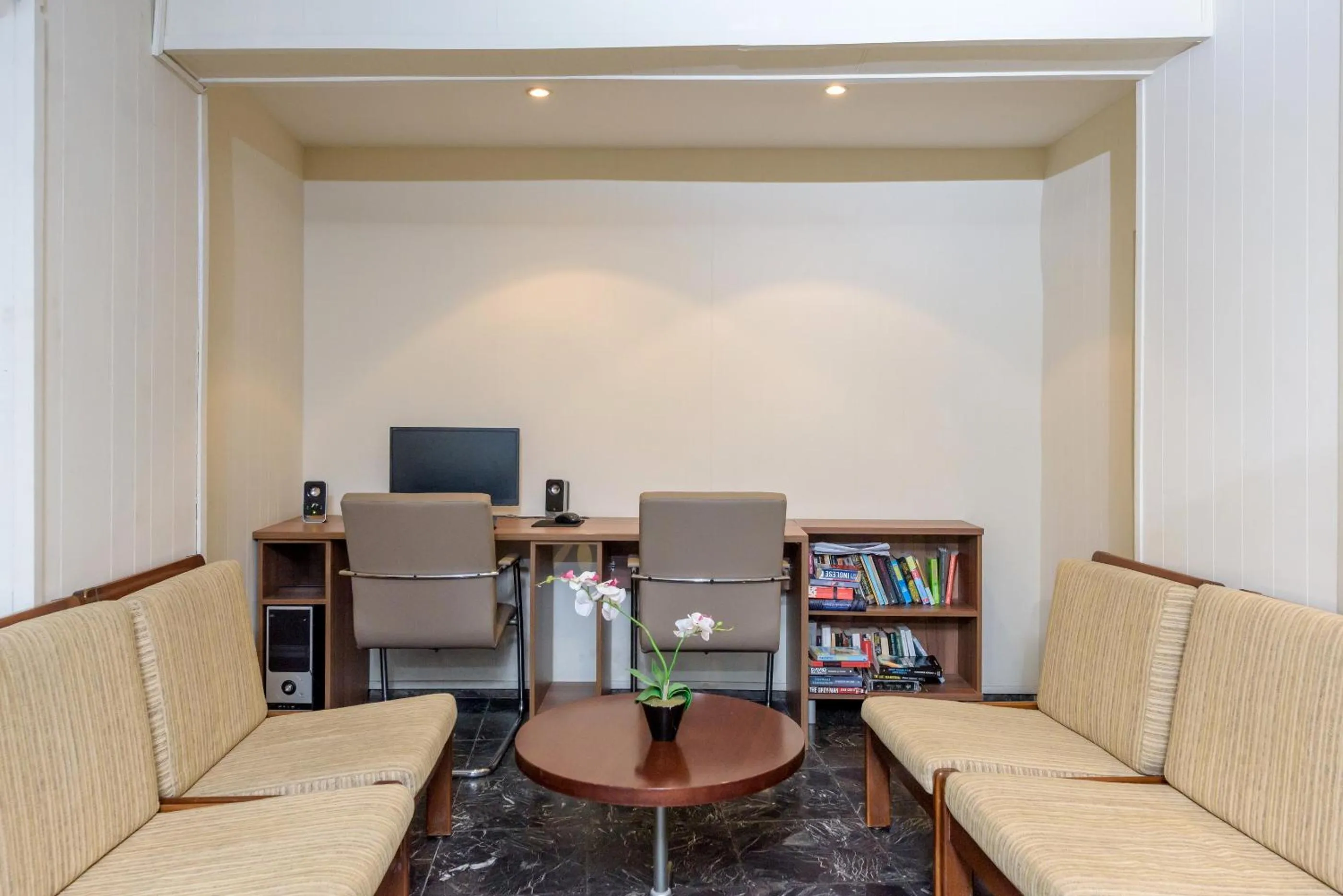 Business facilities in El Greco Hotel