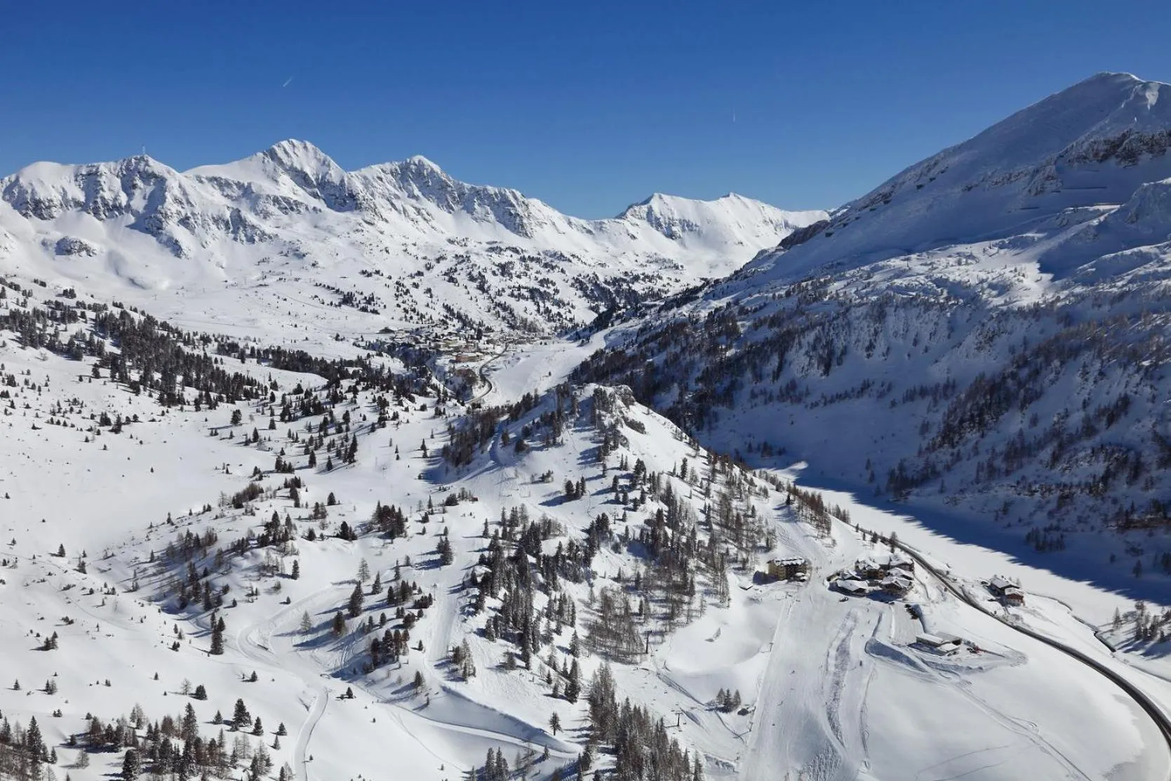 Natural landscape in Appartement & Suiten Hotel Glöcknerin