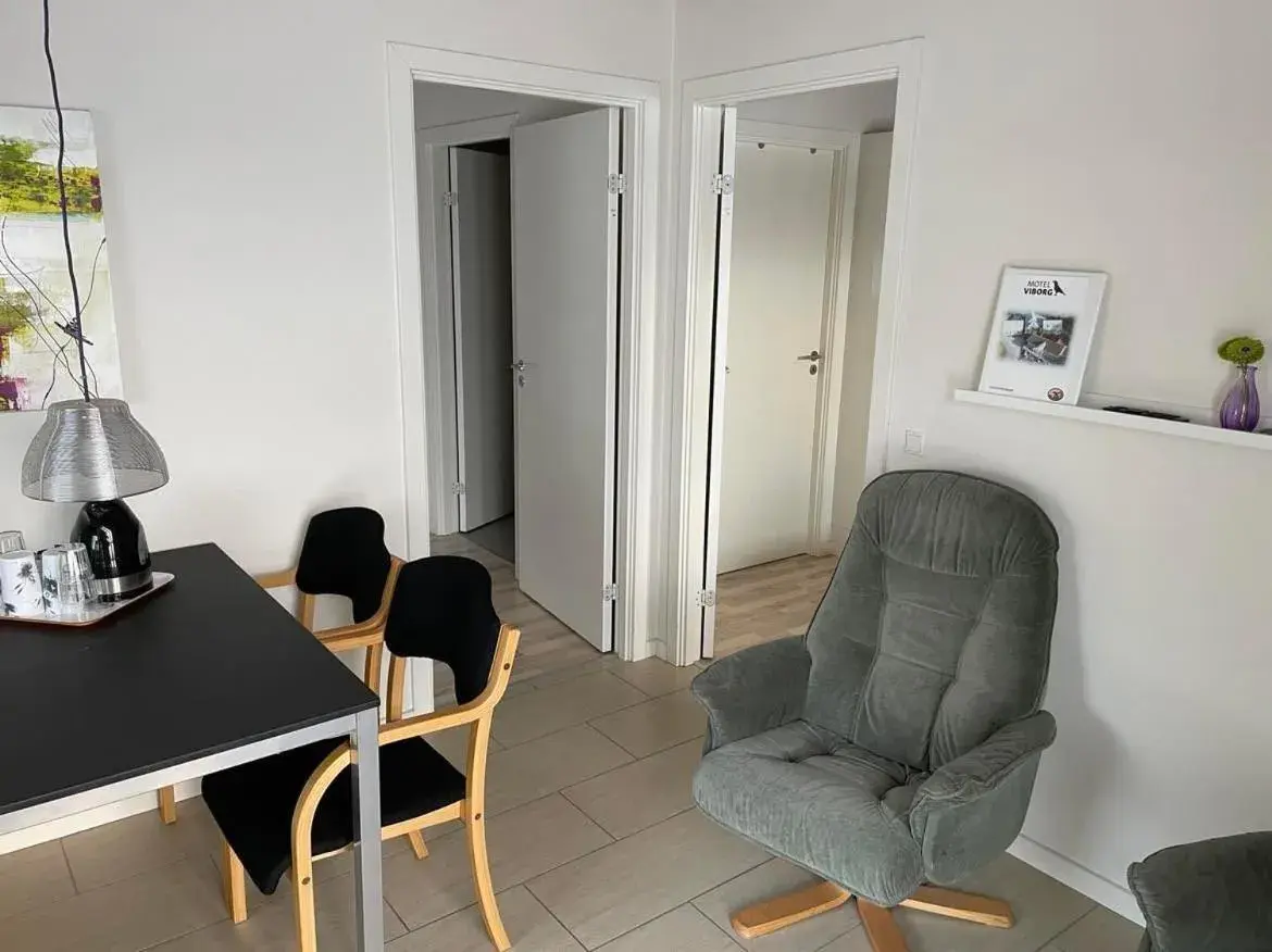 Quadruple Room with Private Bathroom in Motel Viborg Quadruple Room with Private Bathroom in Motel Viborg