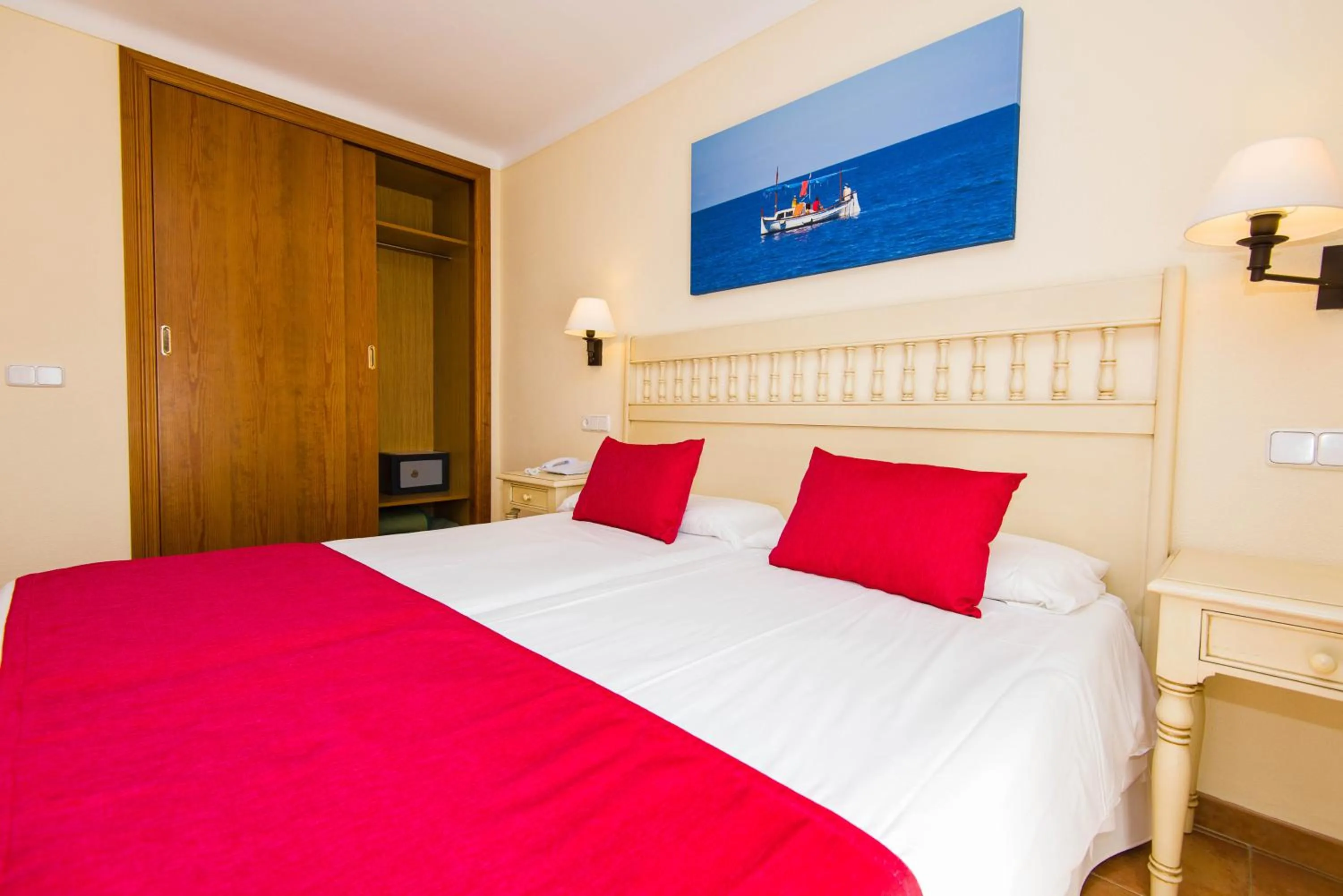 Bed in Bell Port Hotel