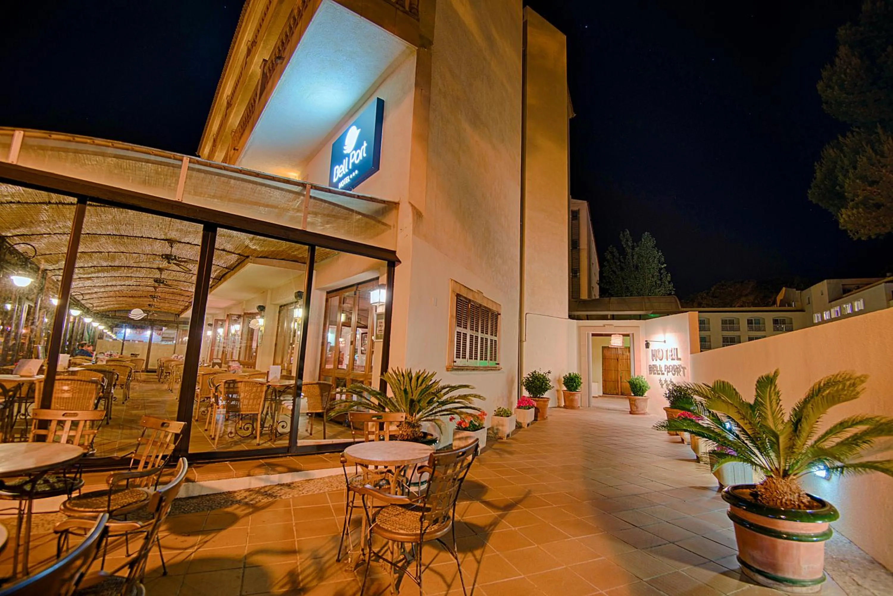 Patio in Bell Port Hotel