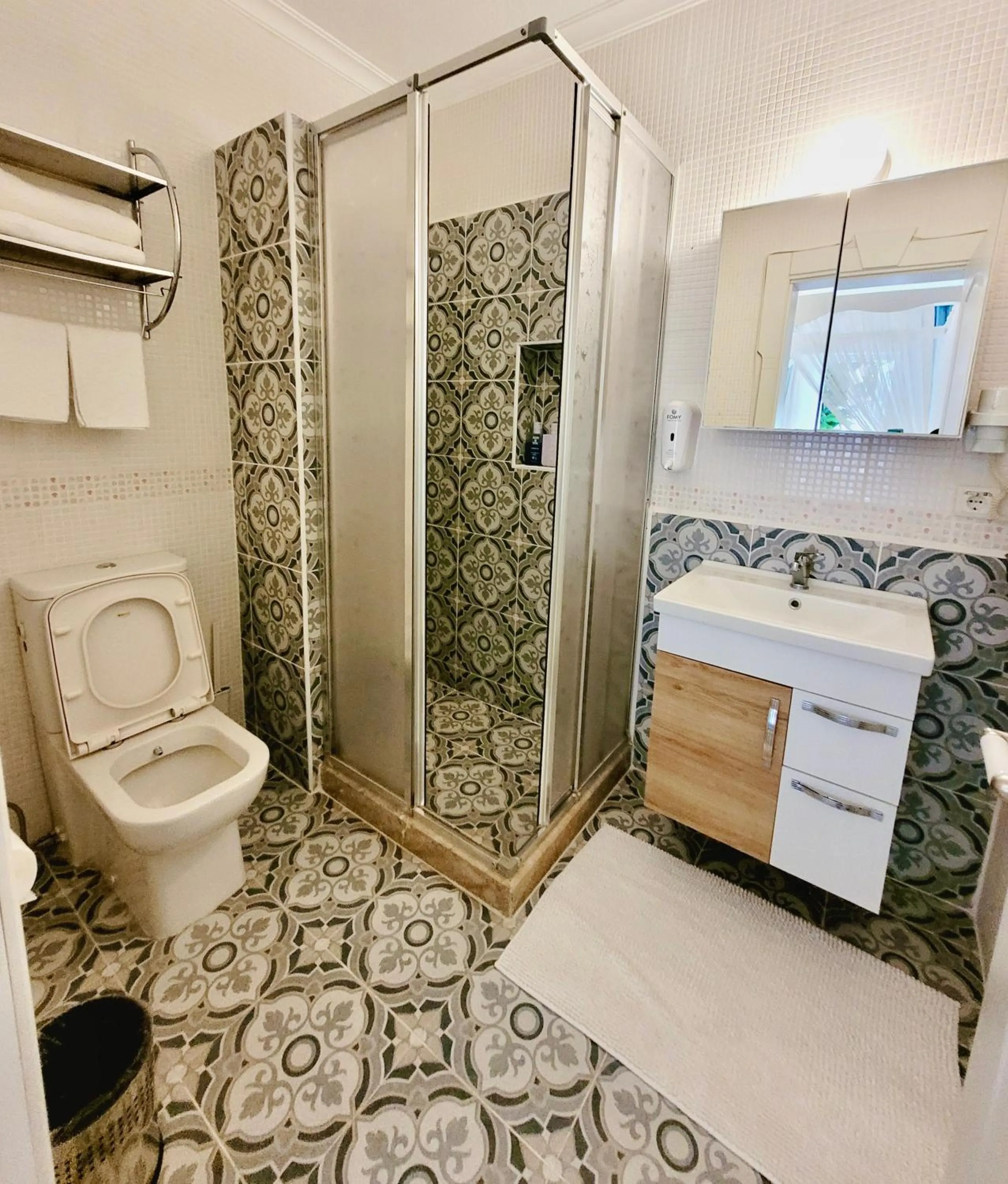 Shower in Berg Hotel