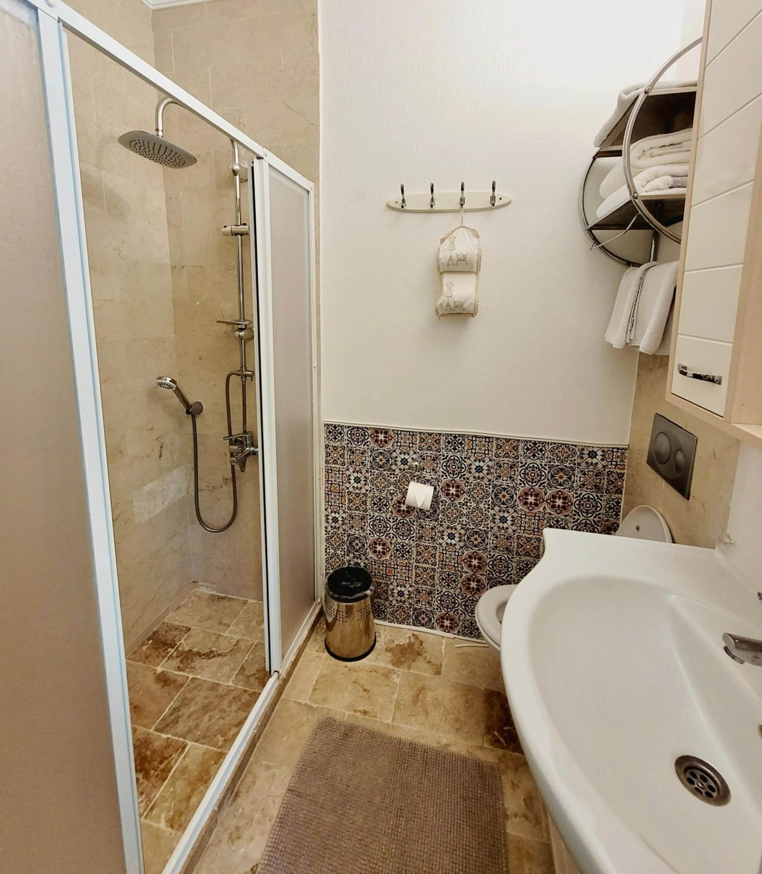 Shower in Berg Hotel