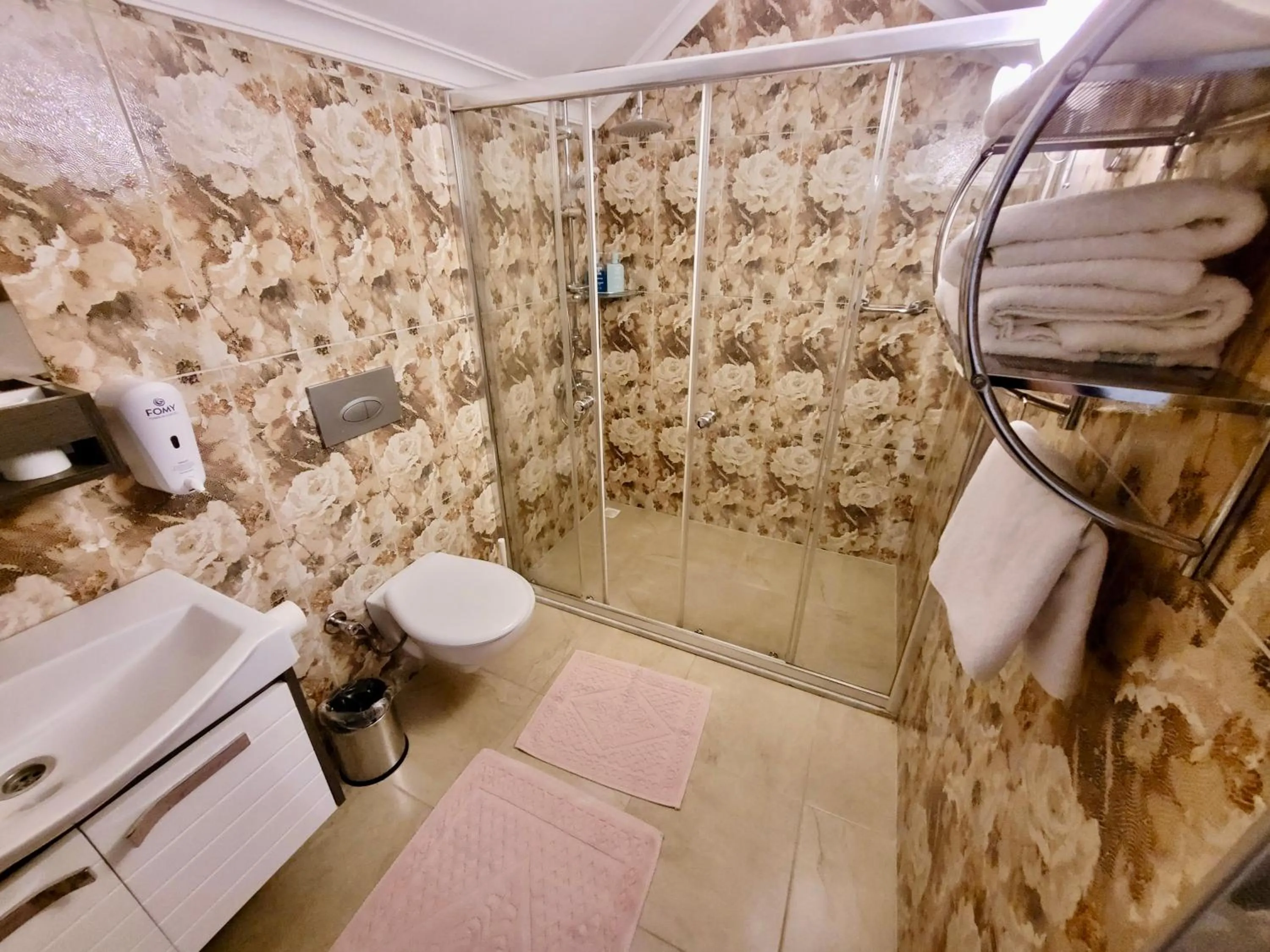 Bathroom in Berg Hotel