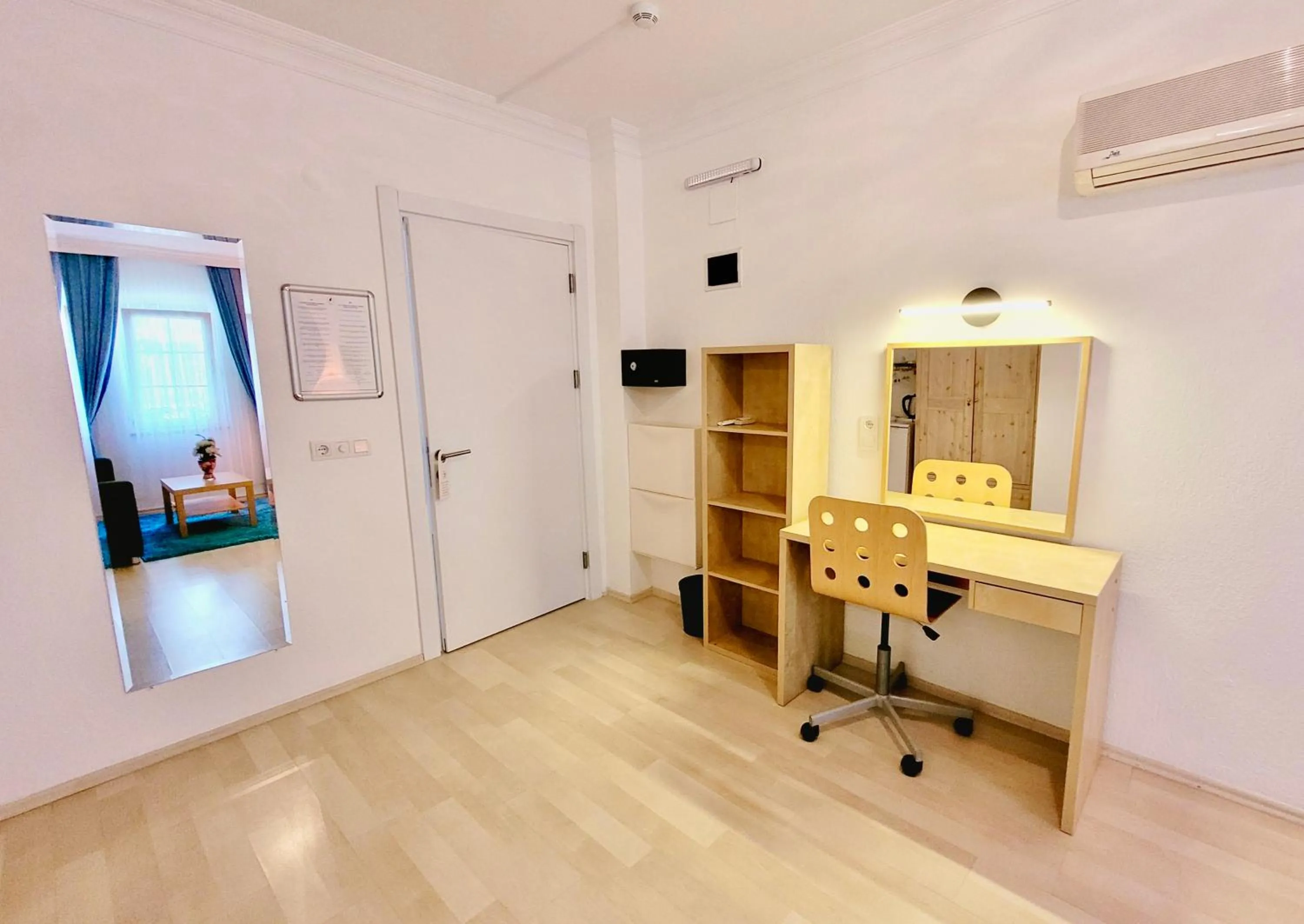 Photo of the whole room in Berg Hotel