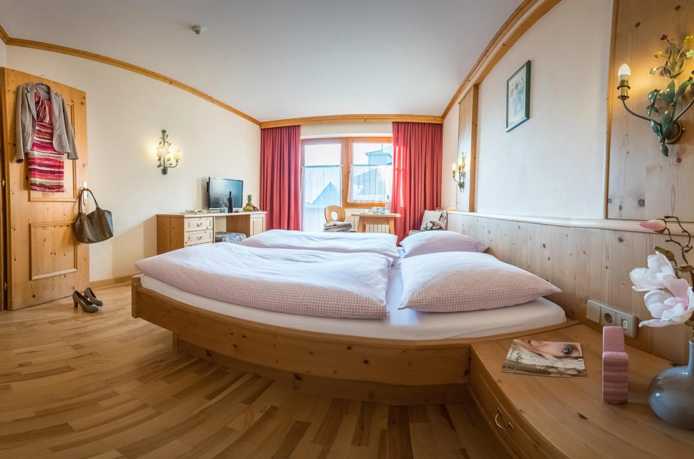 Photo of the whole room, Bed in Appartementhaus Alpenrose