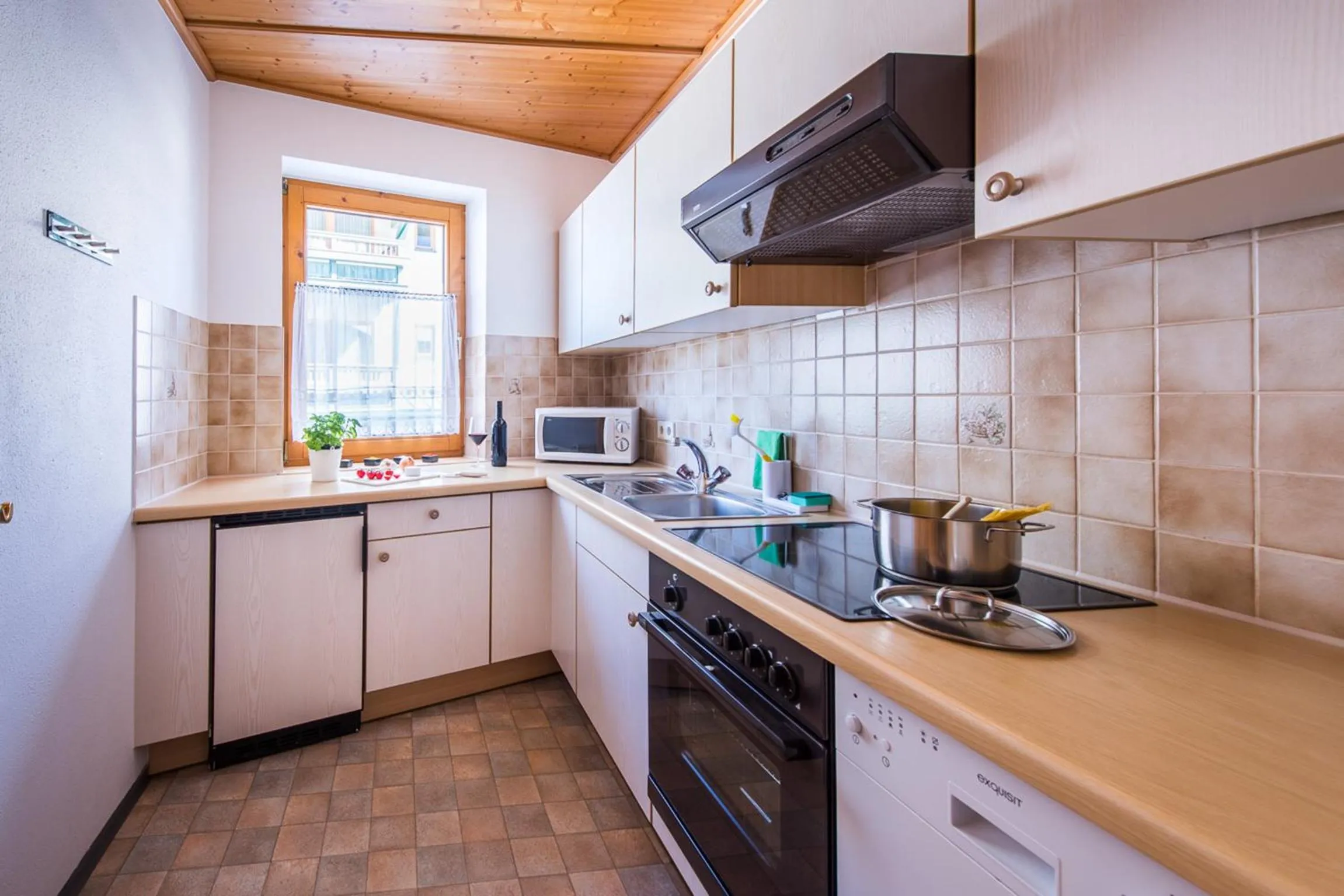 Kitchen or kitchenette in Appartementhaus Alpenrose