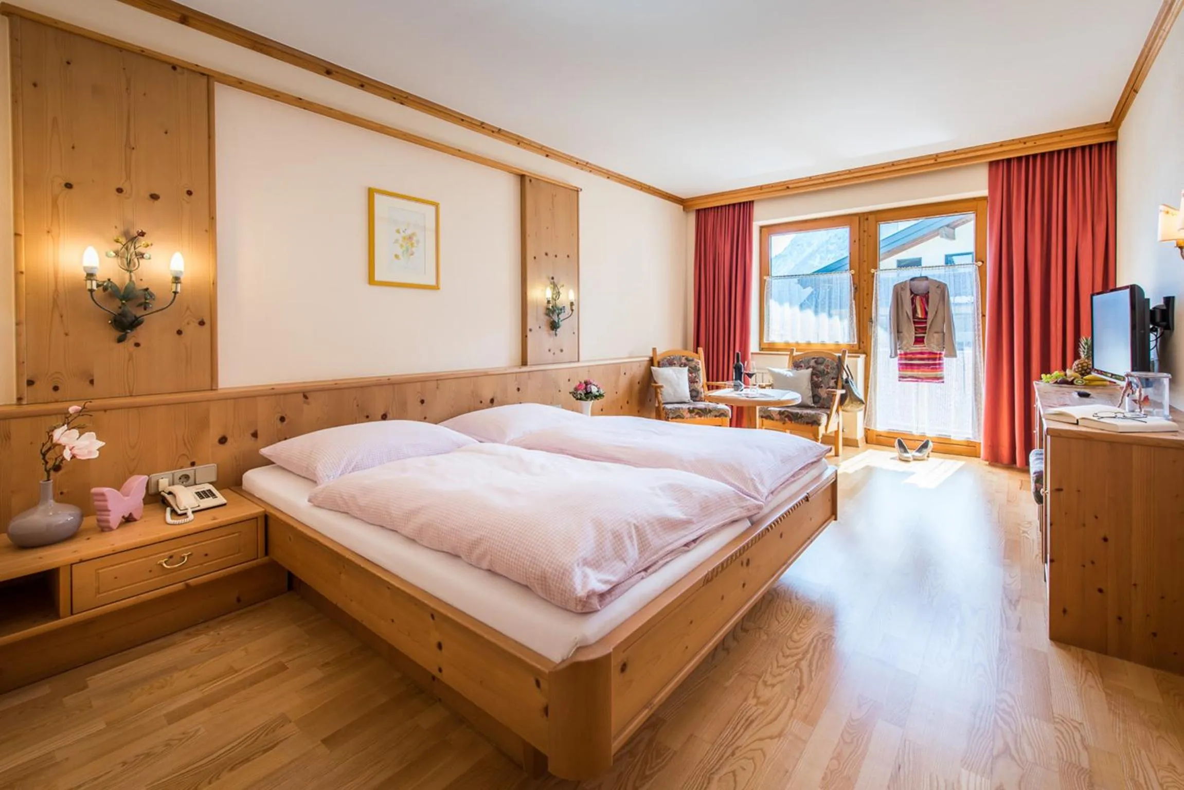 Photo of the whole room, Bed in Appartementhaus Alpenrose