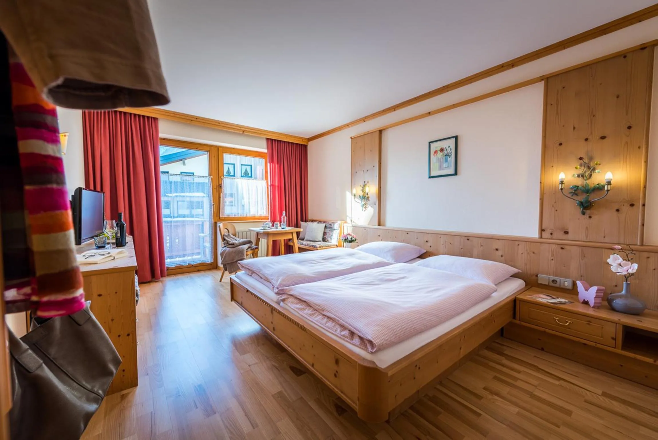 Photo of the whole room, Bed in Appartementhaus Alpenrose