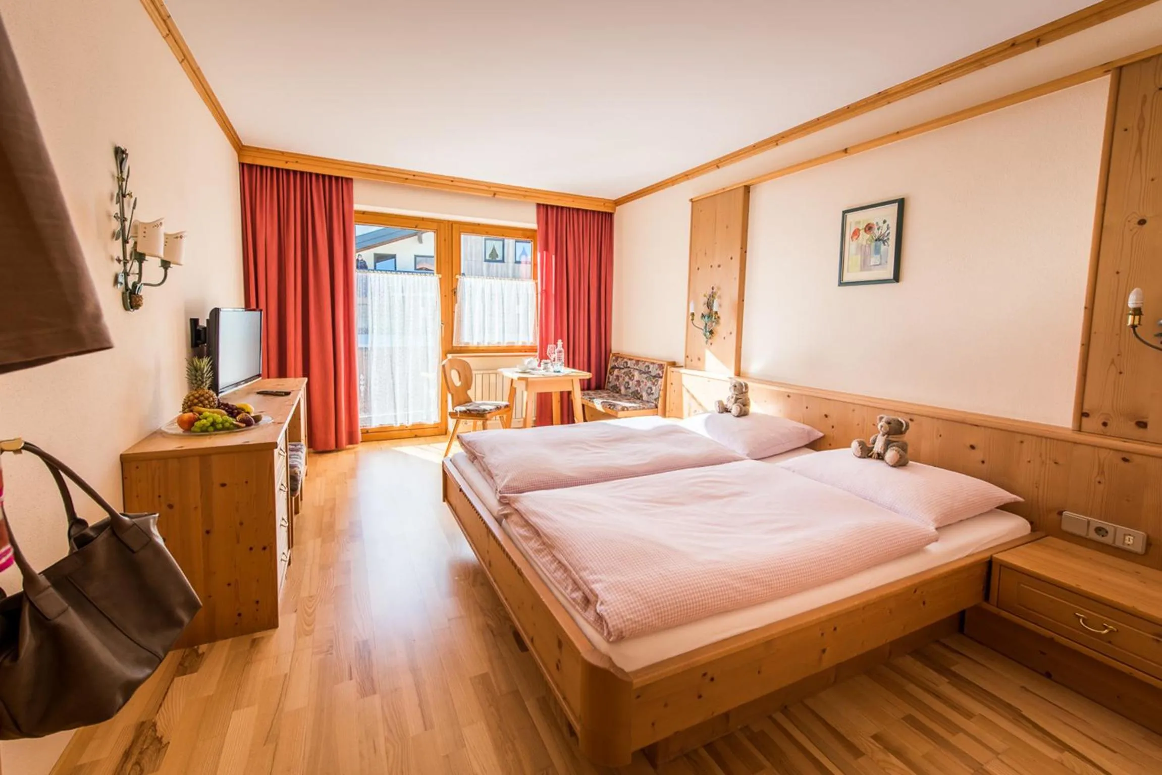 Photo of the whole room, Bed in Appartementhaus Alpenrose