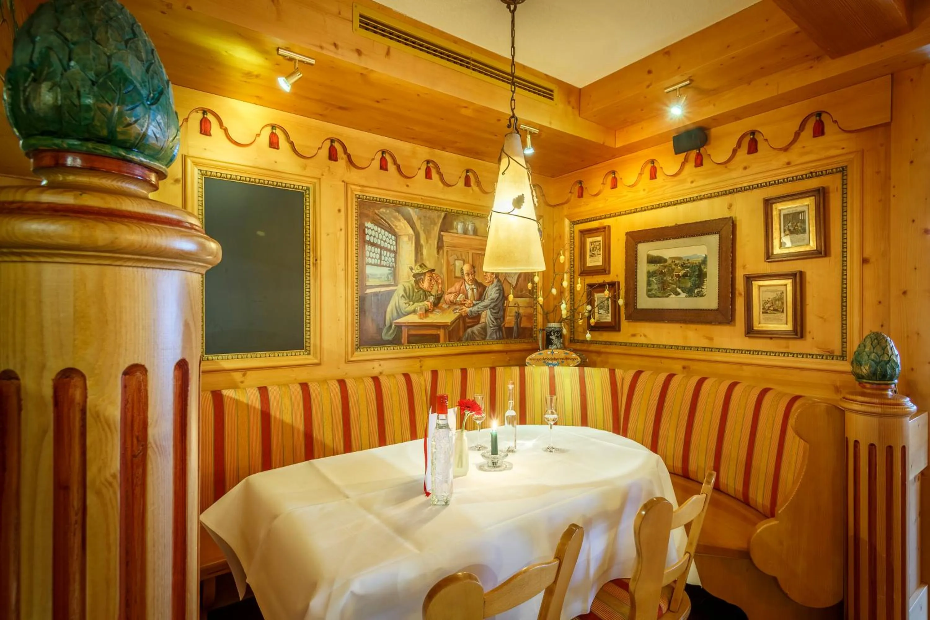 Restaurant/places to eat in Landhotel Bartlehof