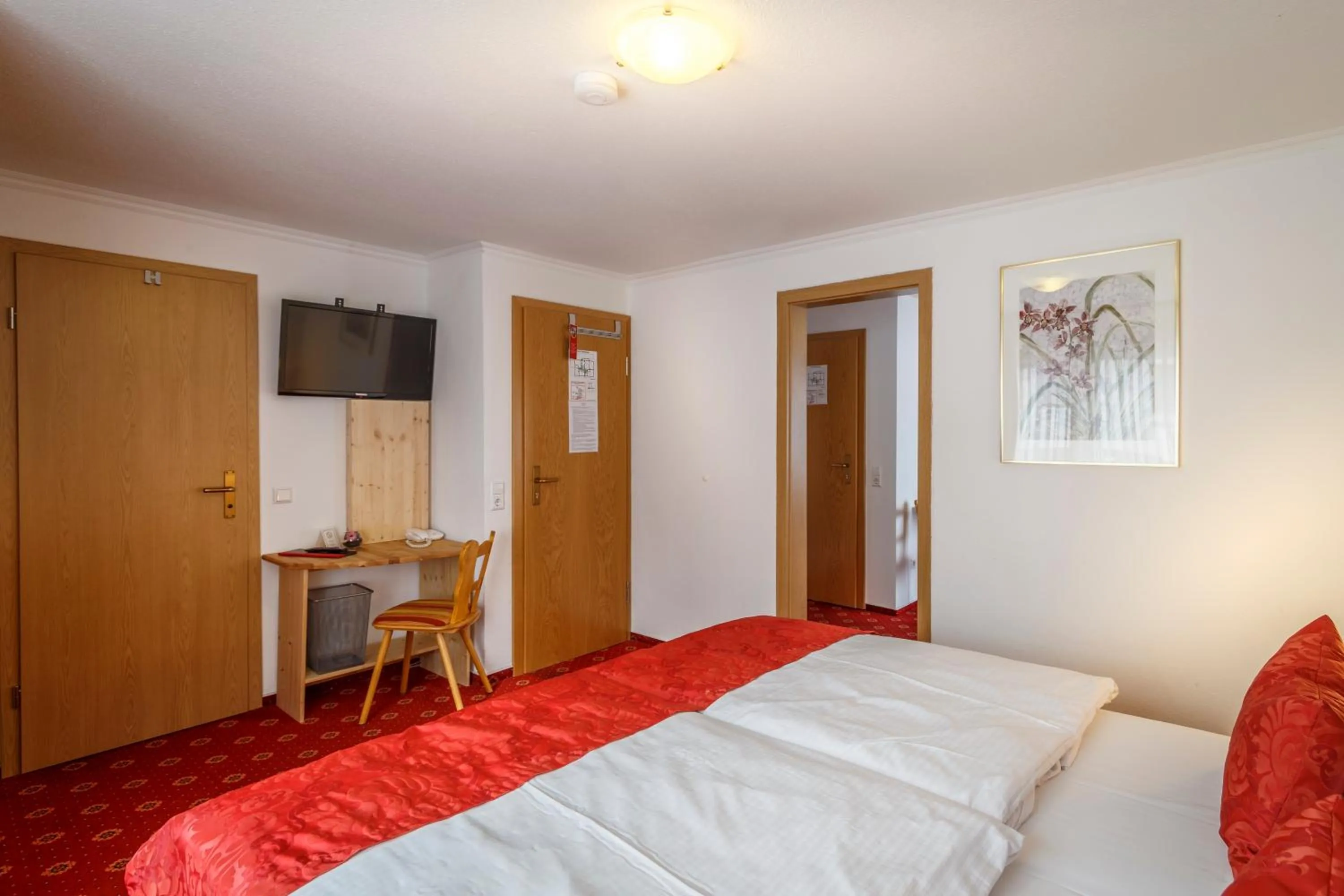 Photo of the whole room, Bed in Landhotel Bartlehof