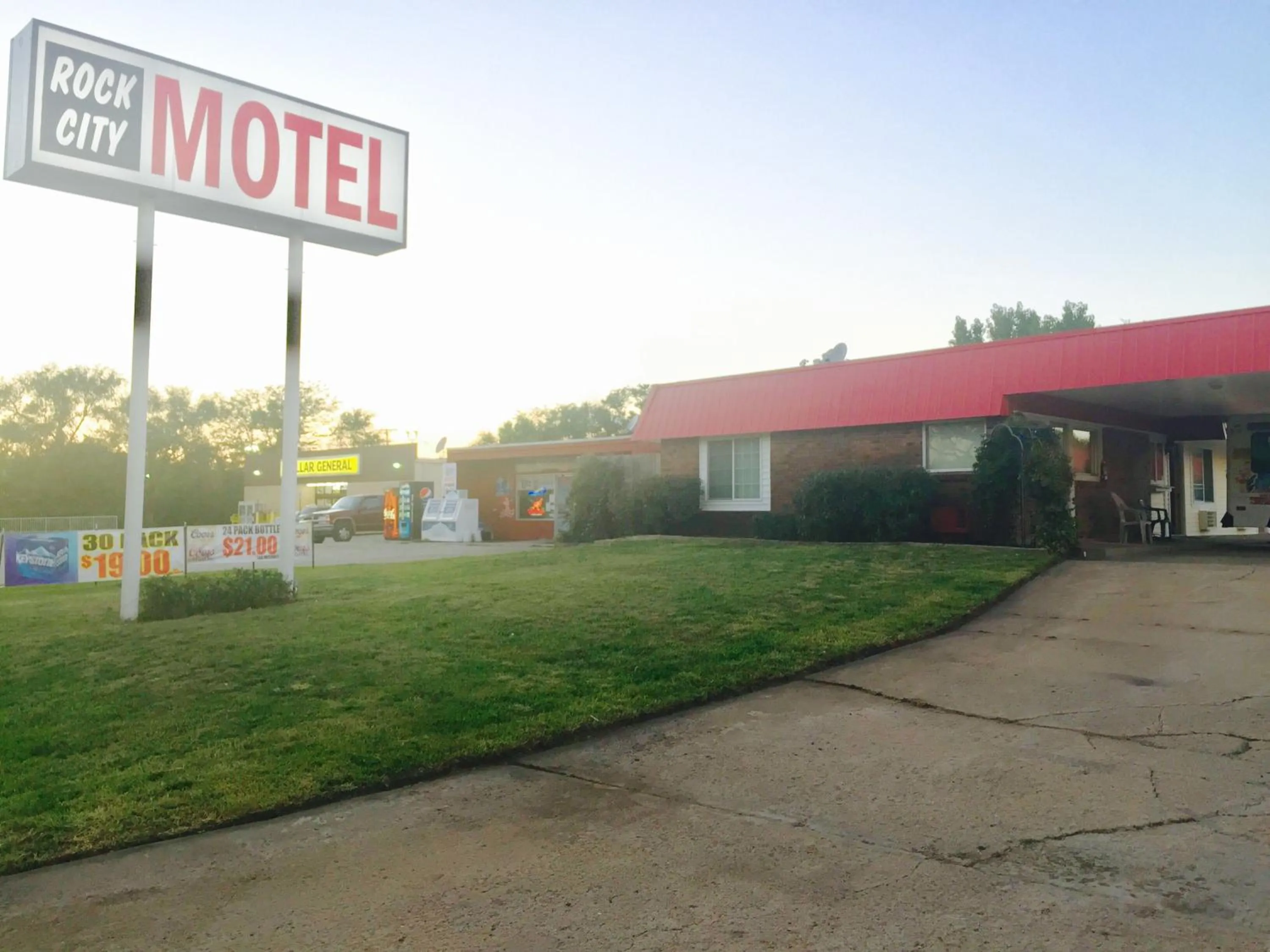 Property building in Rock City Motel