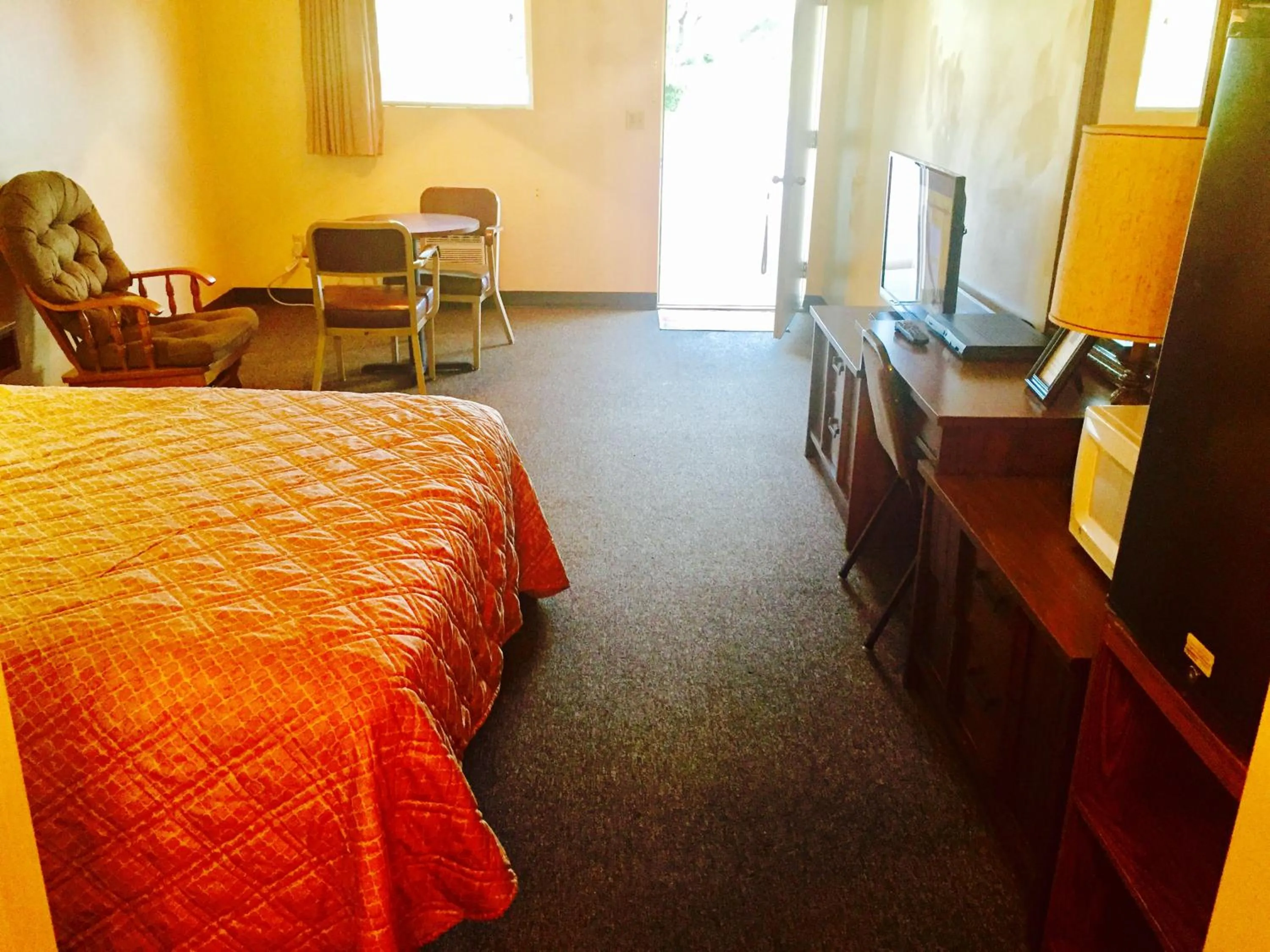 Bed in Rock City Motel