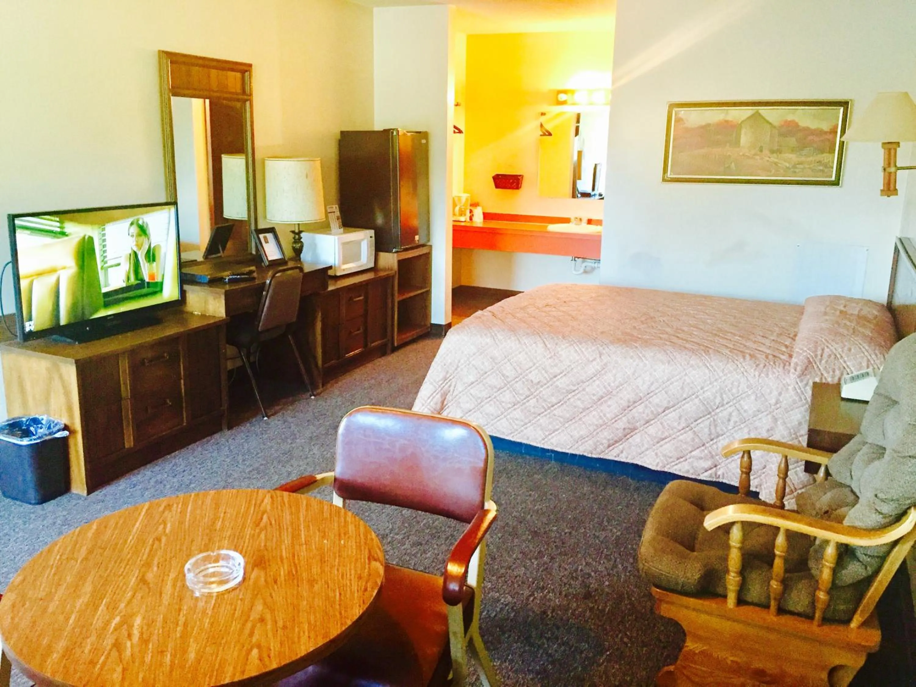 Bed in Rock City Motel