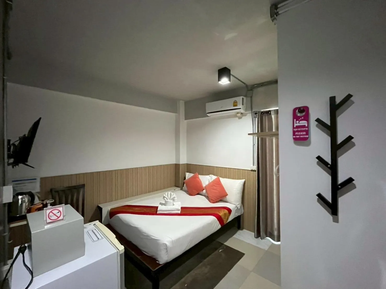 Bed in The Guest Hotel Krabi