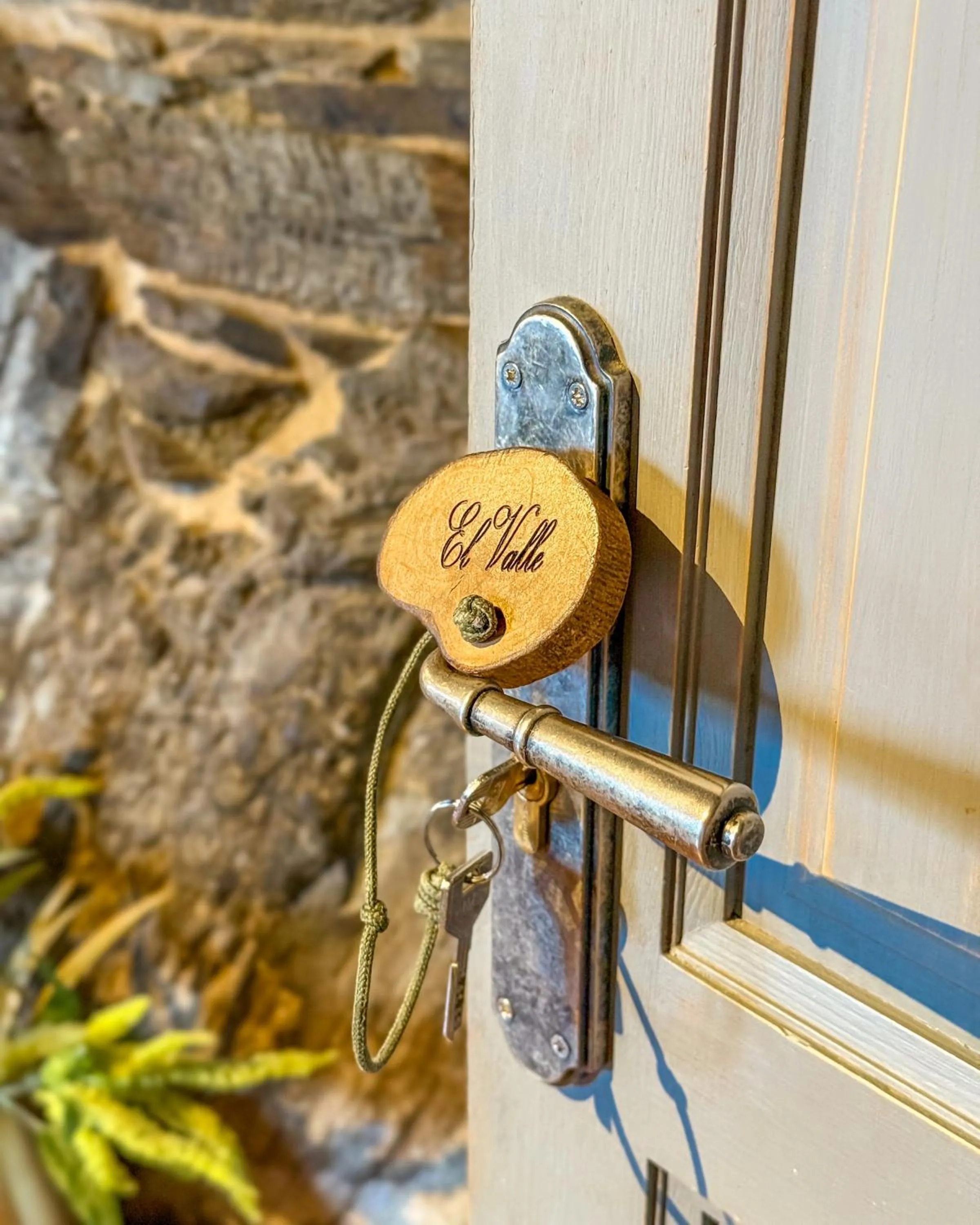 Logo/Certificate/Sign in Complejo Rural Lar de Vies