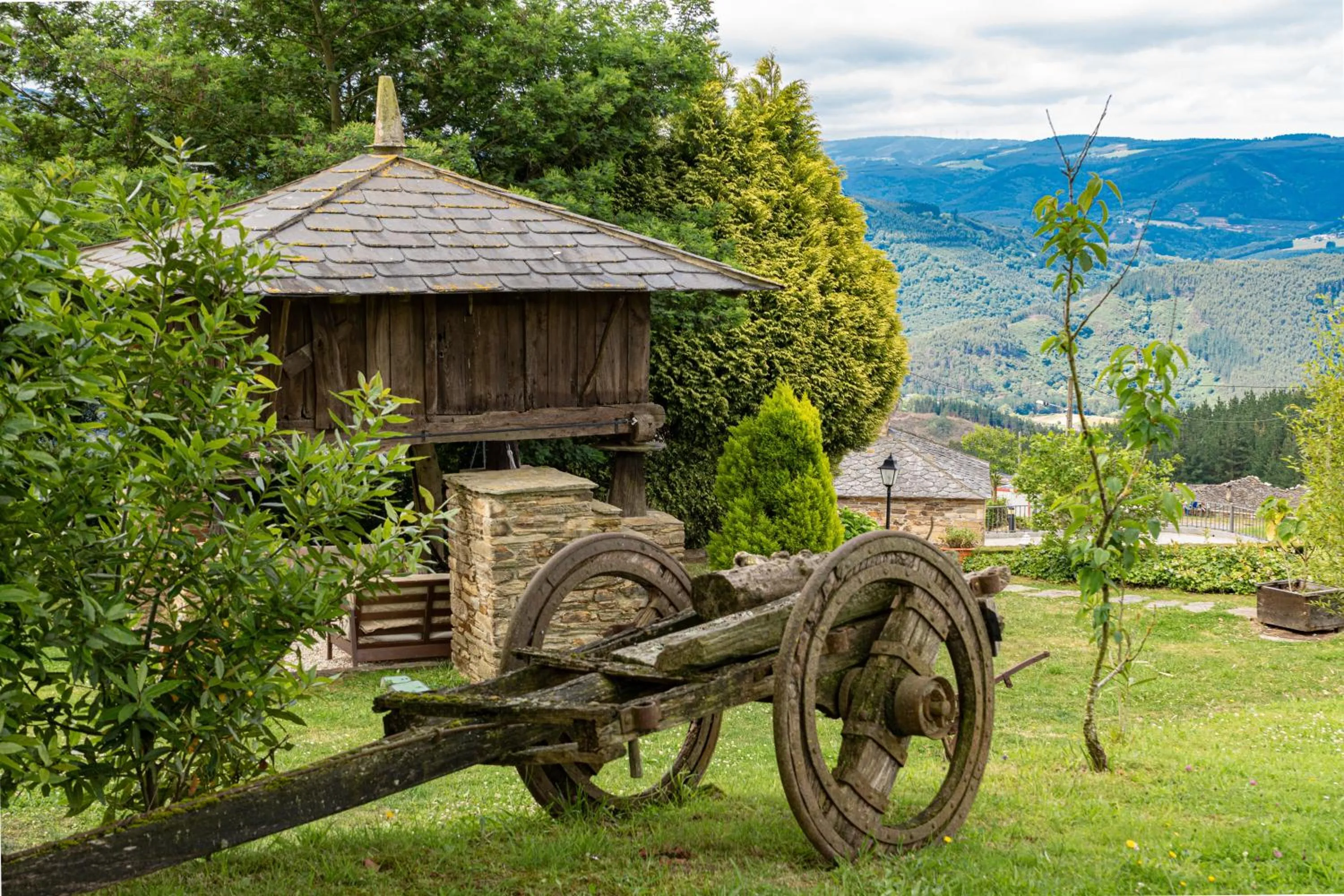 Garden view in Complejo Rural Lar de Vies