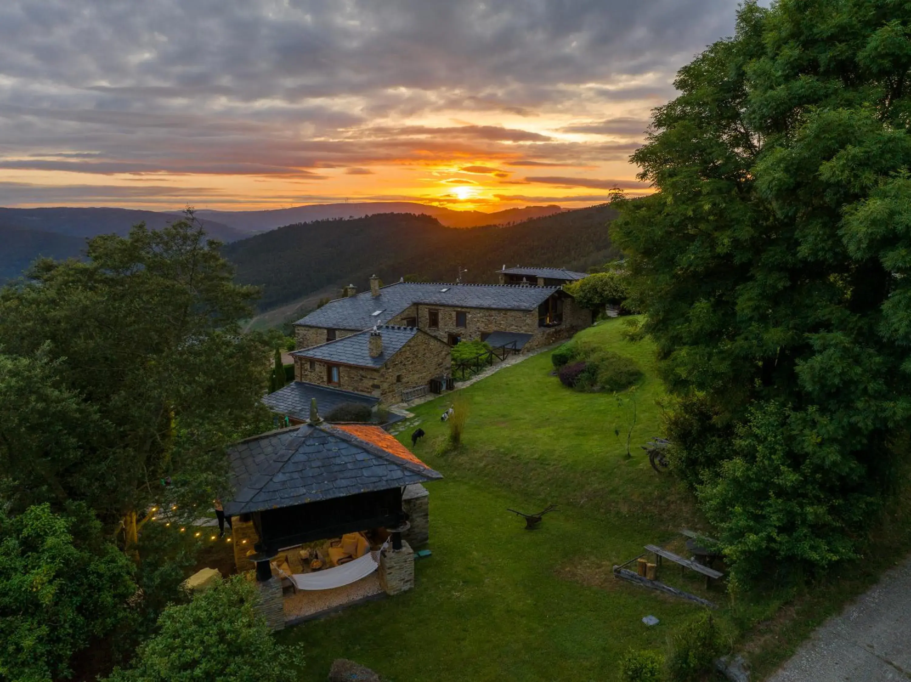 Complejo Rural Lar de Vies Complejo Rural Lar de Vies