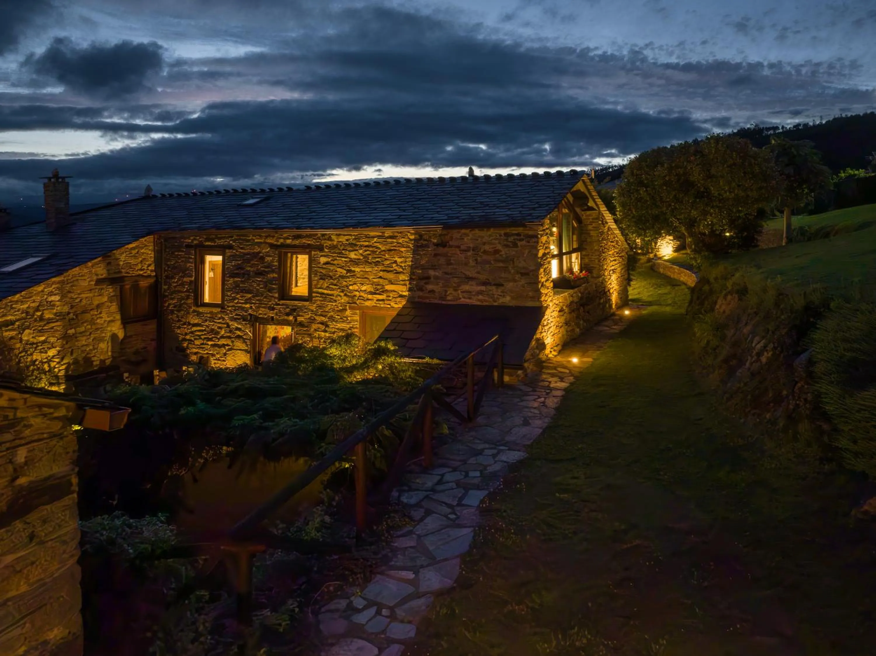 Night in Complejo Rural Lar de Vies