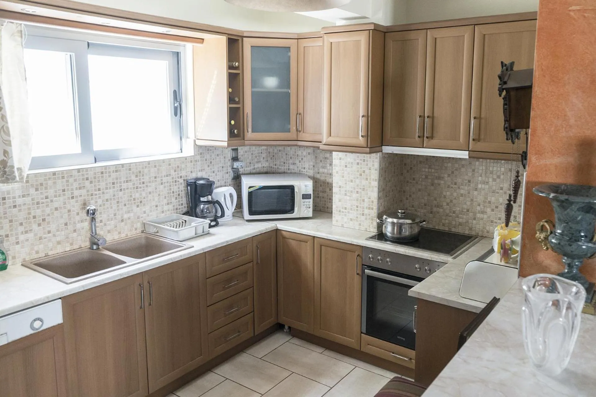 kitchen in Villa d'Irene-near athens airport , 200 meters from the beach davis