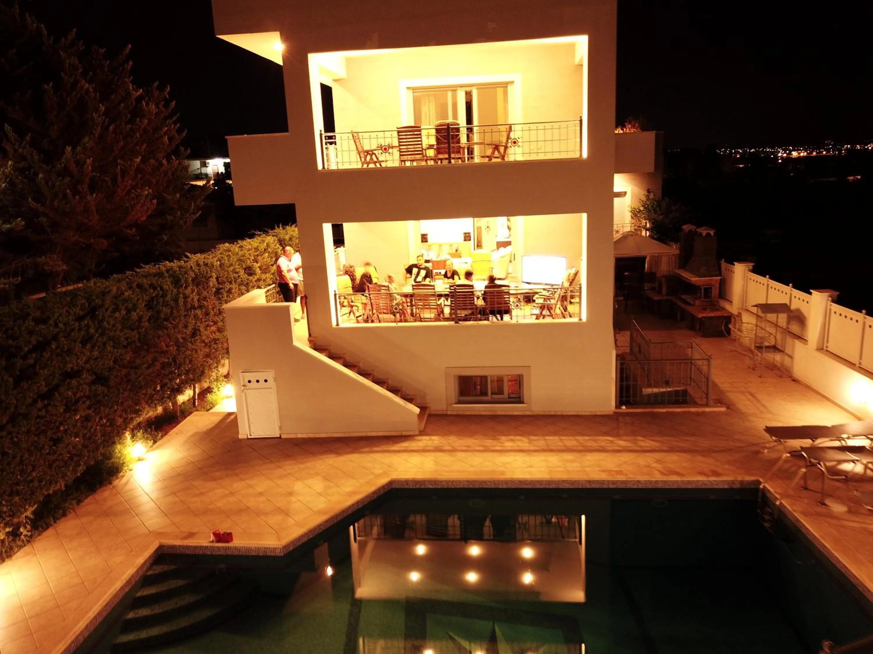 Bird's eye view in Villa d'Irene-near athens airport , 200 meters from the beach davis