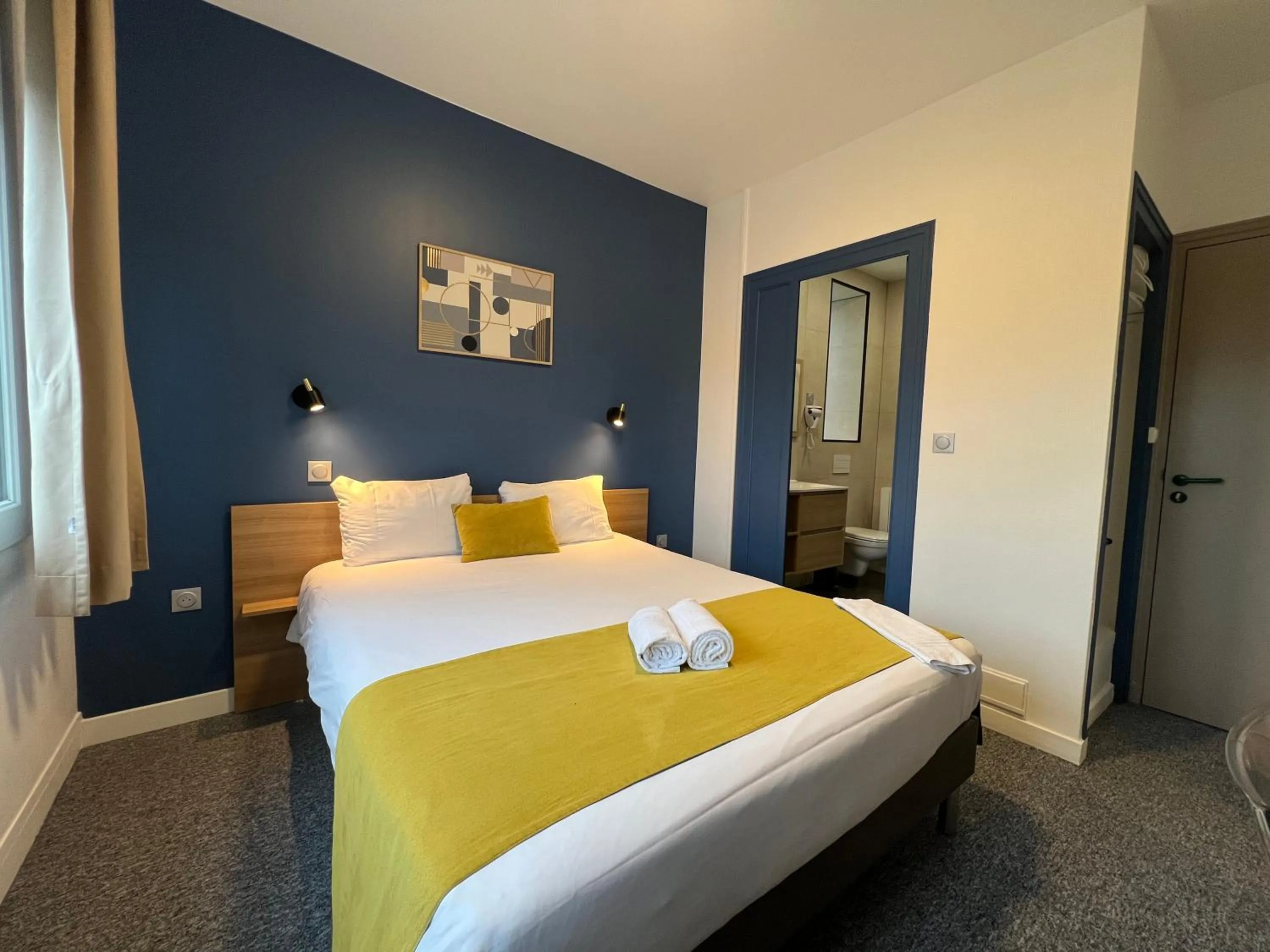 Bed in Brit Hotel du Parc Niort Centre-Parking gratuit