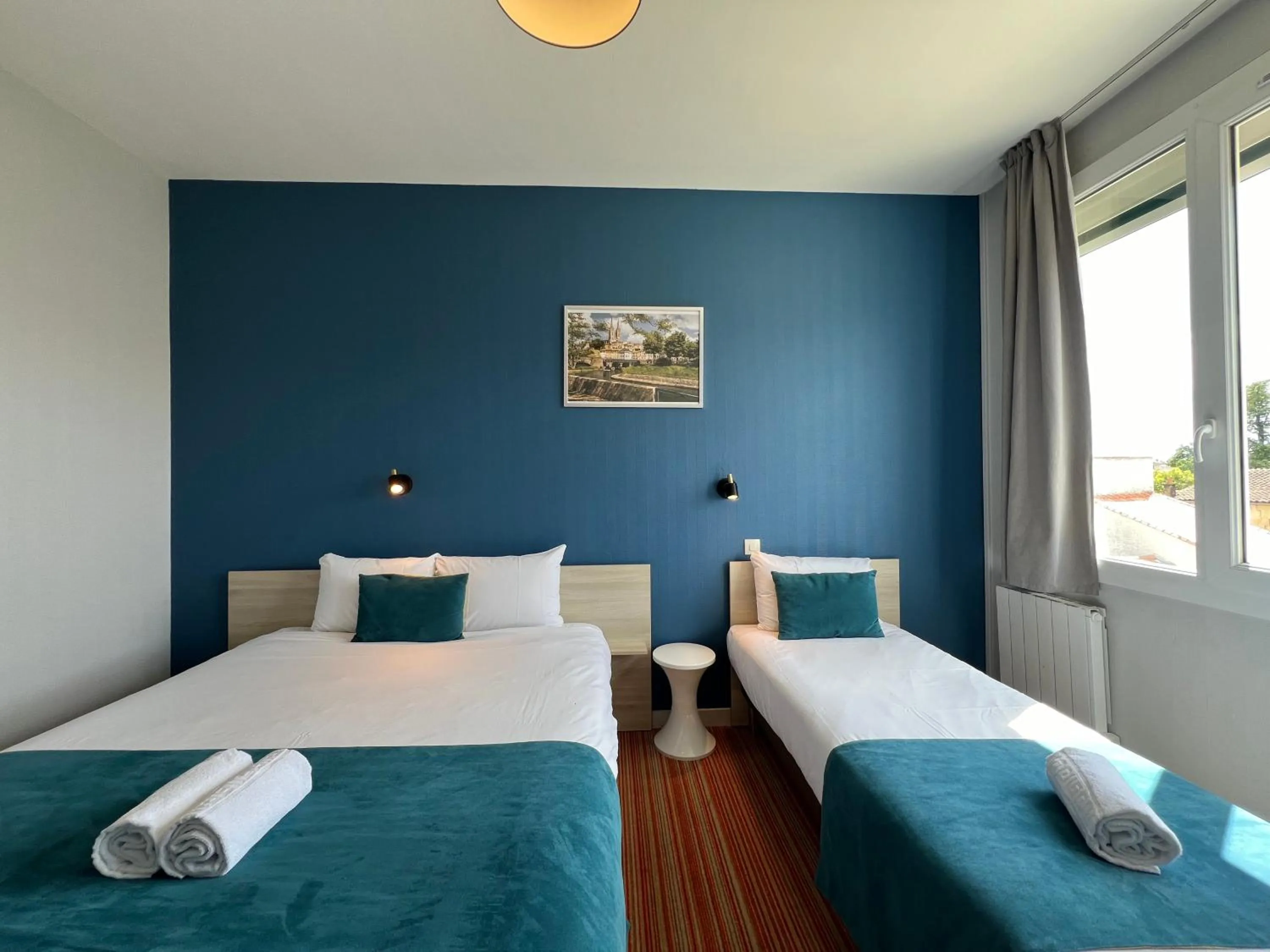 Photo of the whole room, Bed in Brit Hotel du Parc Niort Centre-Parking gratuit