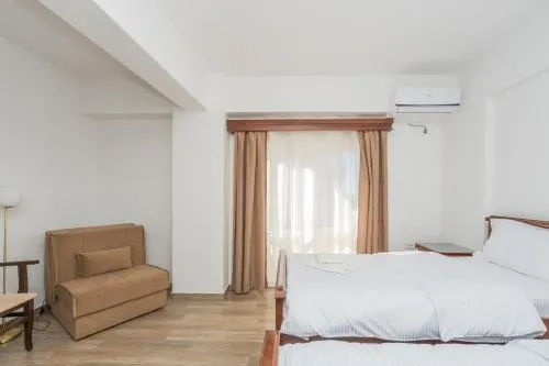 Hotel Pharos