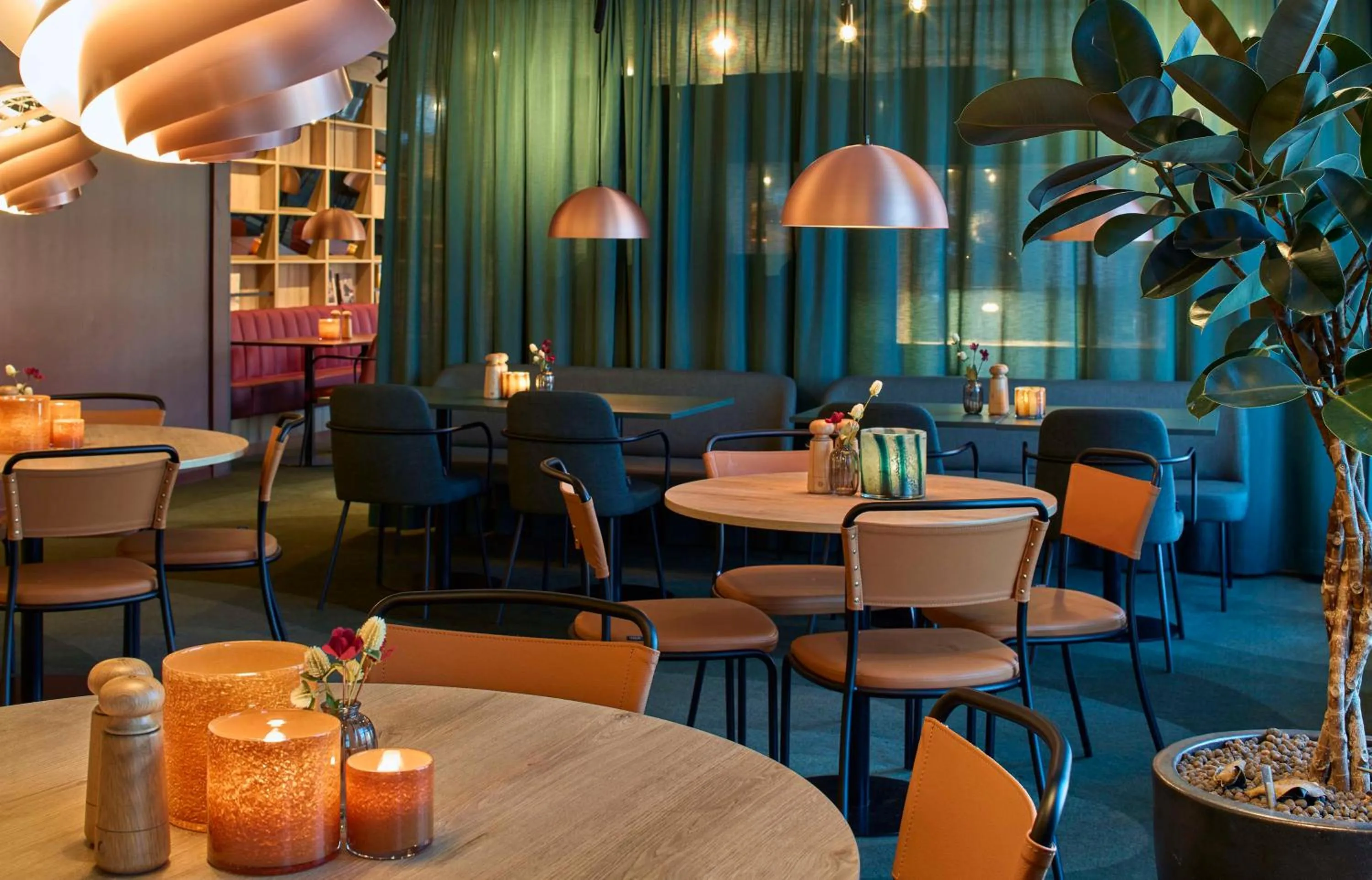 Restaurant/places to eat in Scandic Lugnet