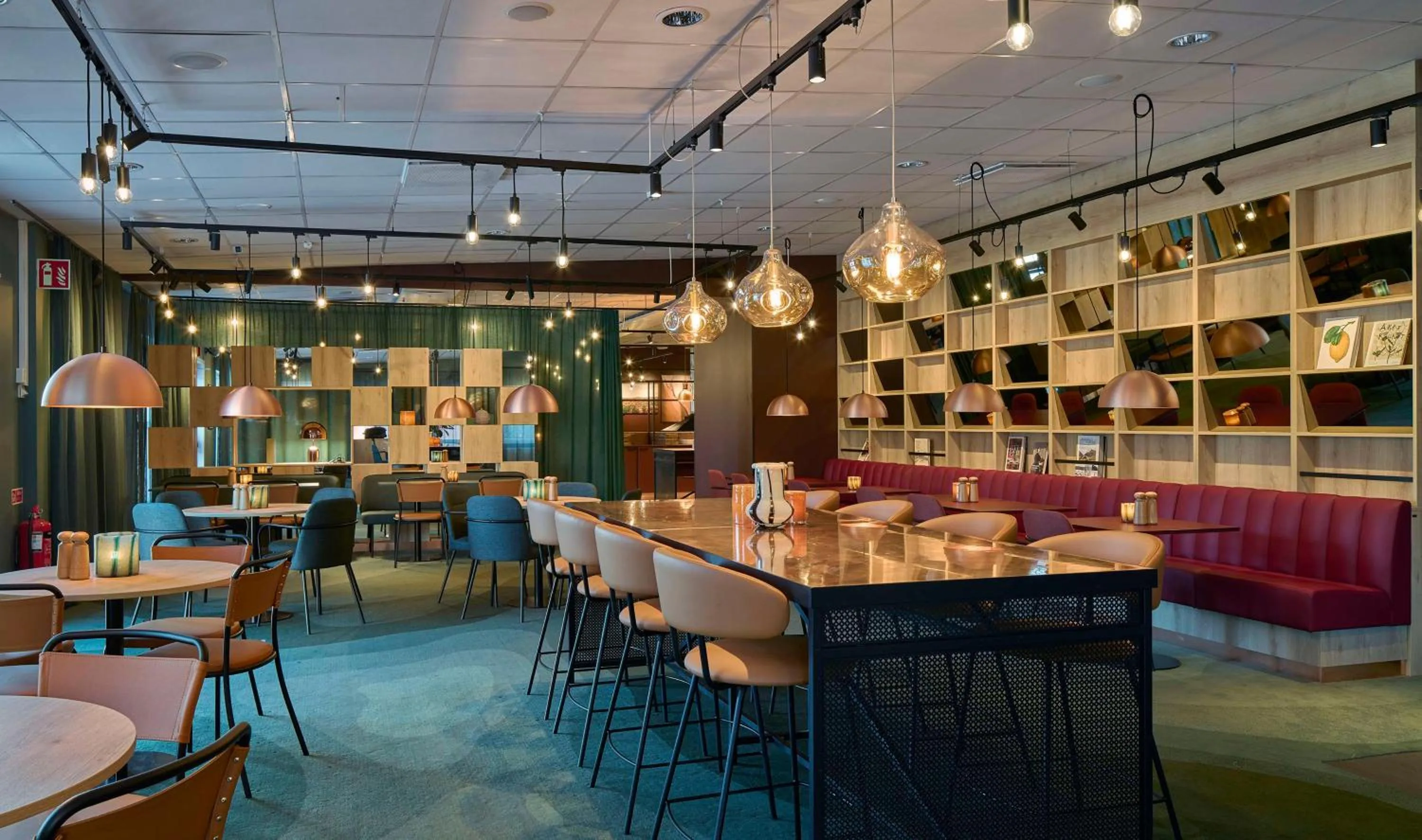 Restaurant/places to eat in Scandic Lugnet