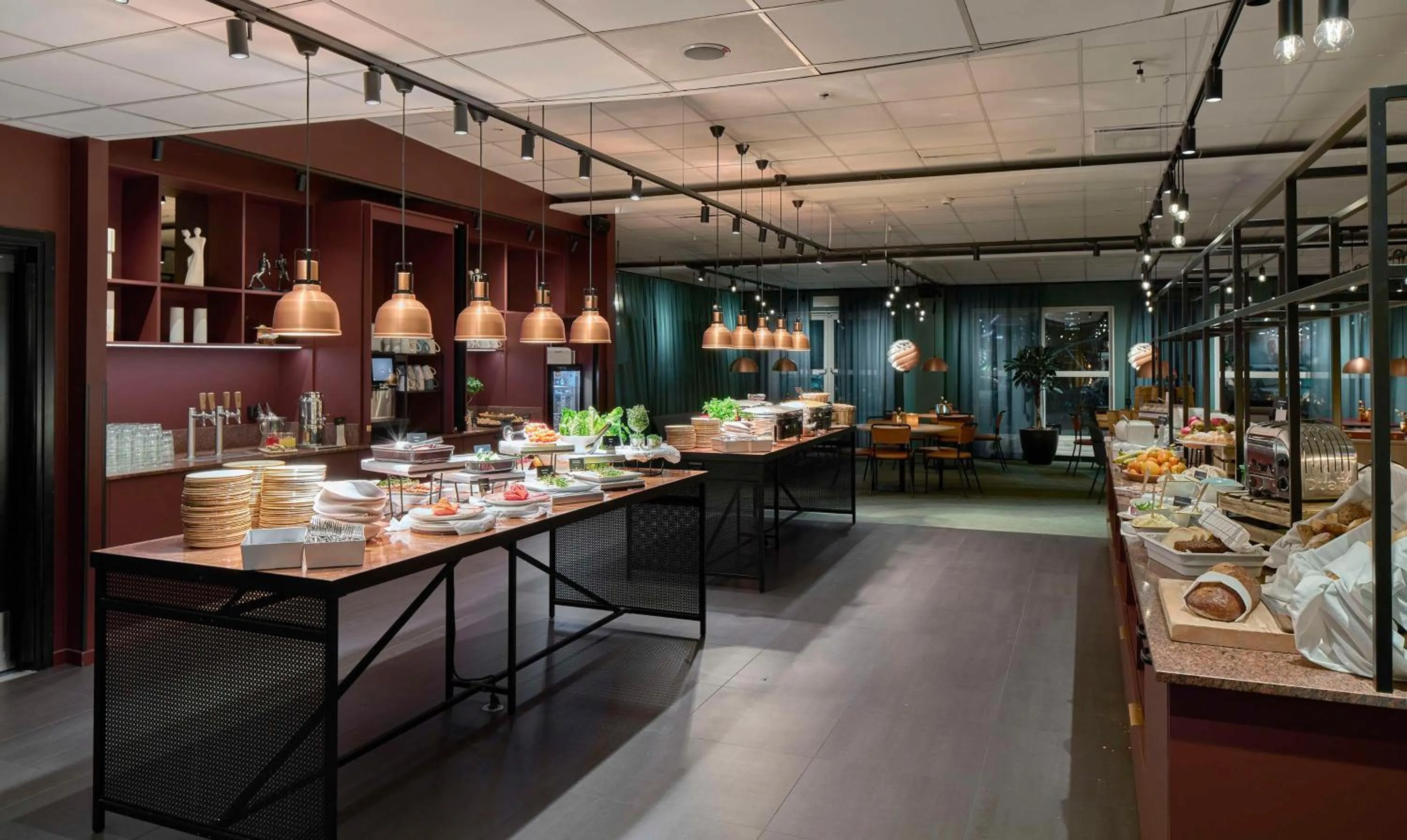 Restaurant/places to eat in Scandic Lugnet